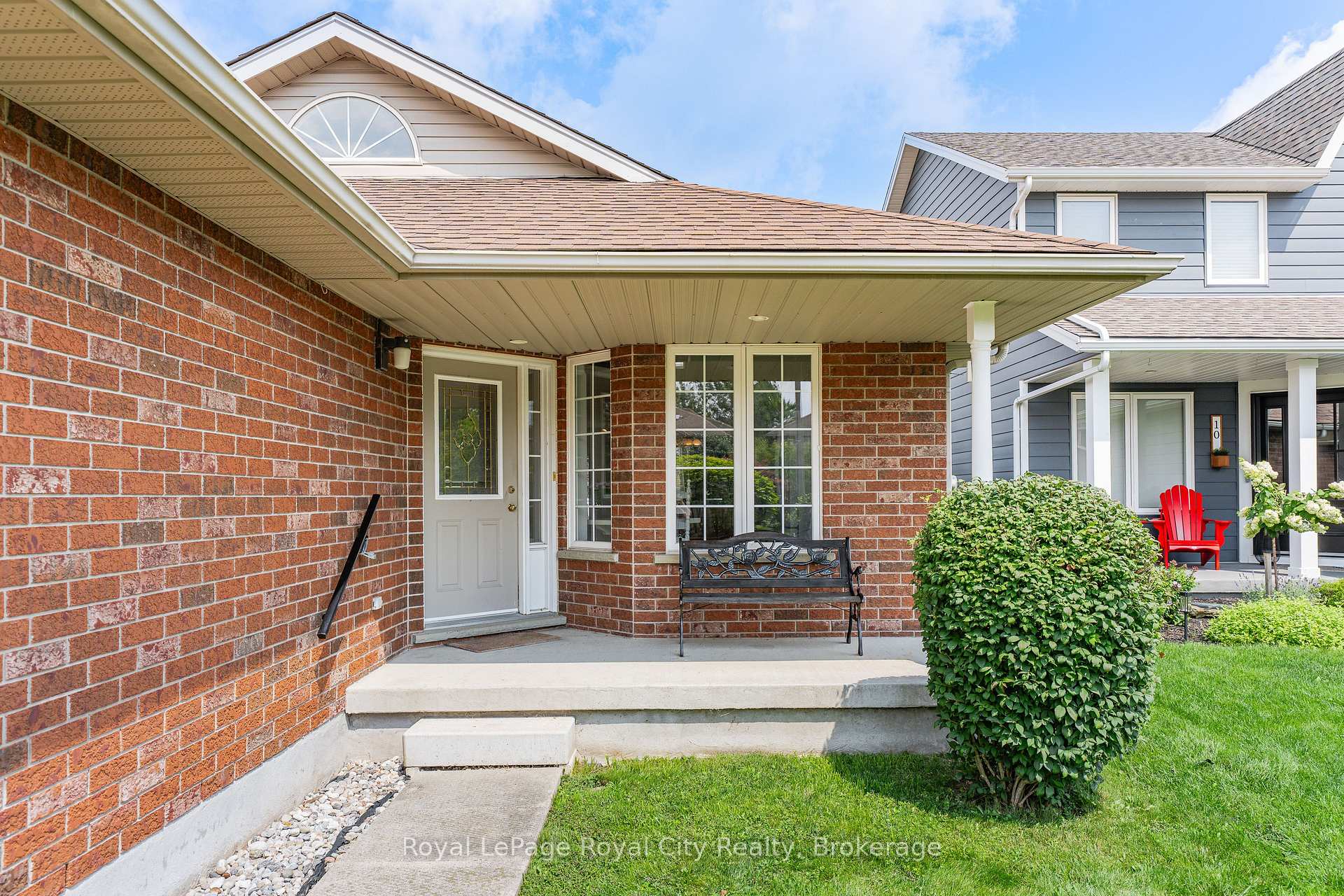 Photo 2 of 8 Whitetail Court, Guelph, Kortright East — HOMEH