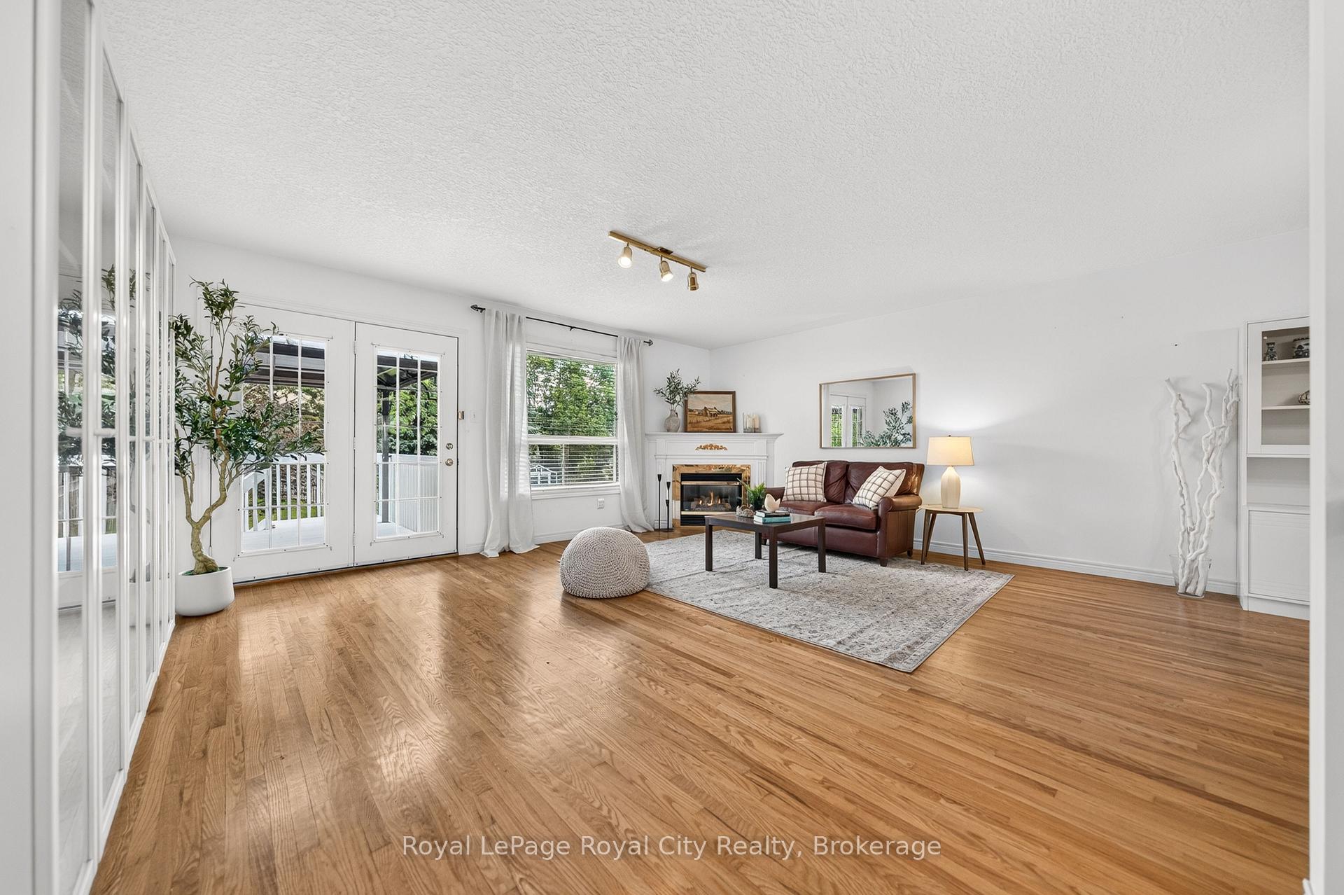 Photo 9 of 8 Whitetail Court, Guelph, Kortright East — HOMEH