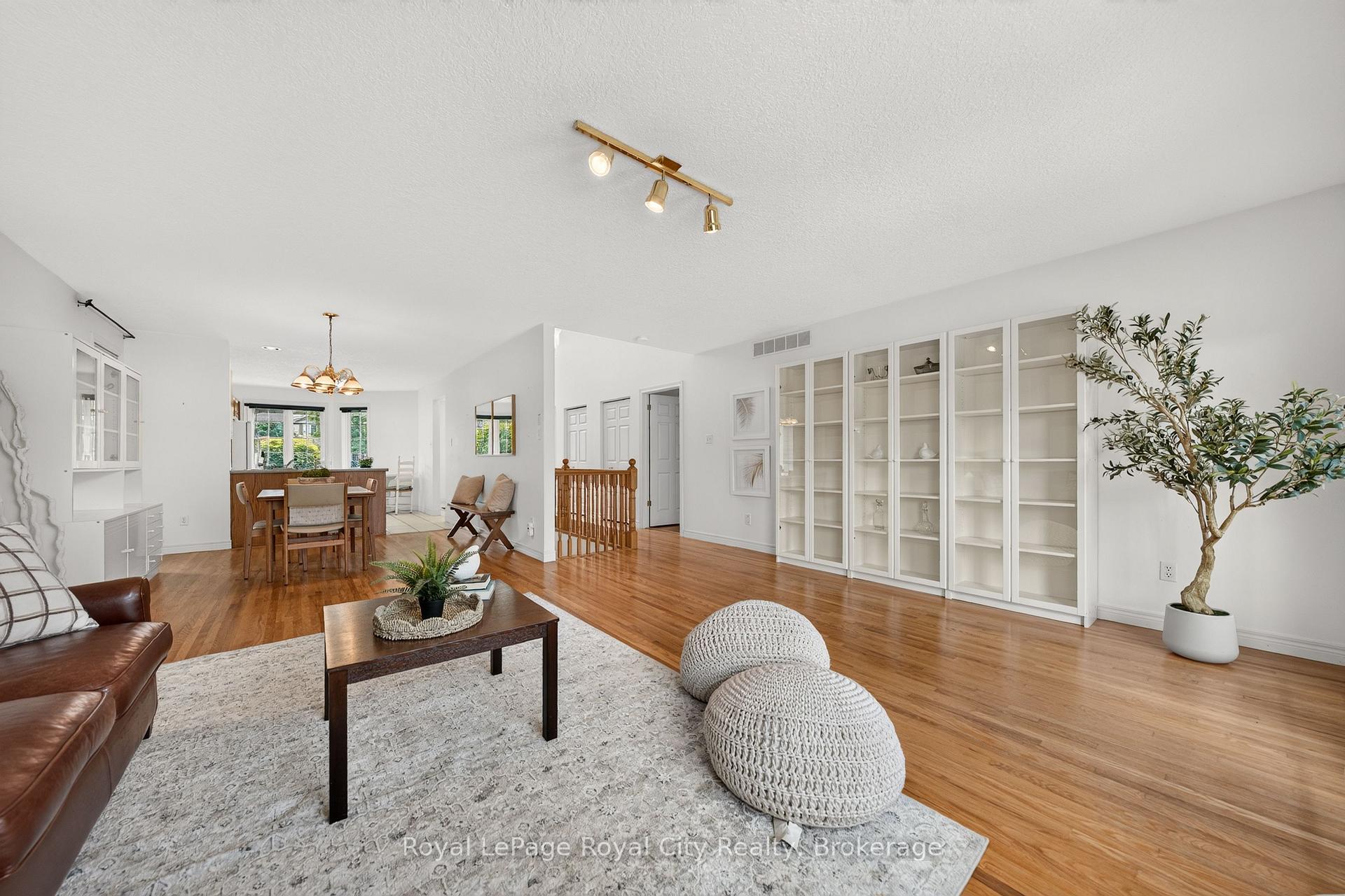 Photo 10 of 8 Whitetail Court, Guelph, Kortright East — HOMEH
