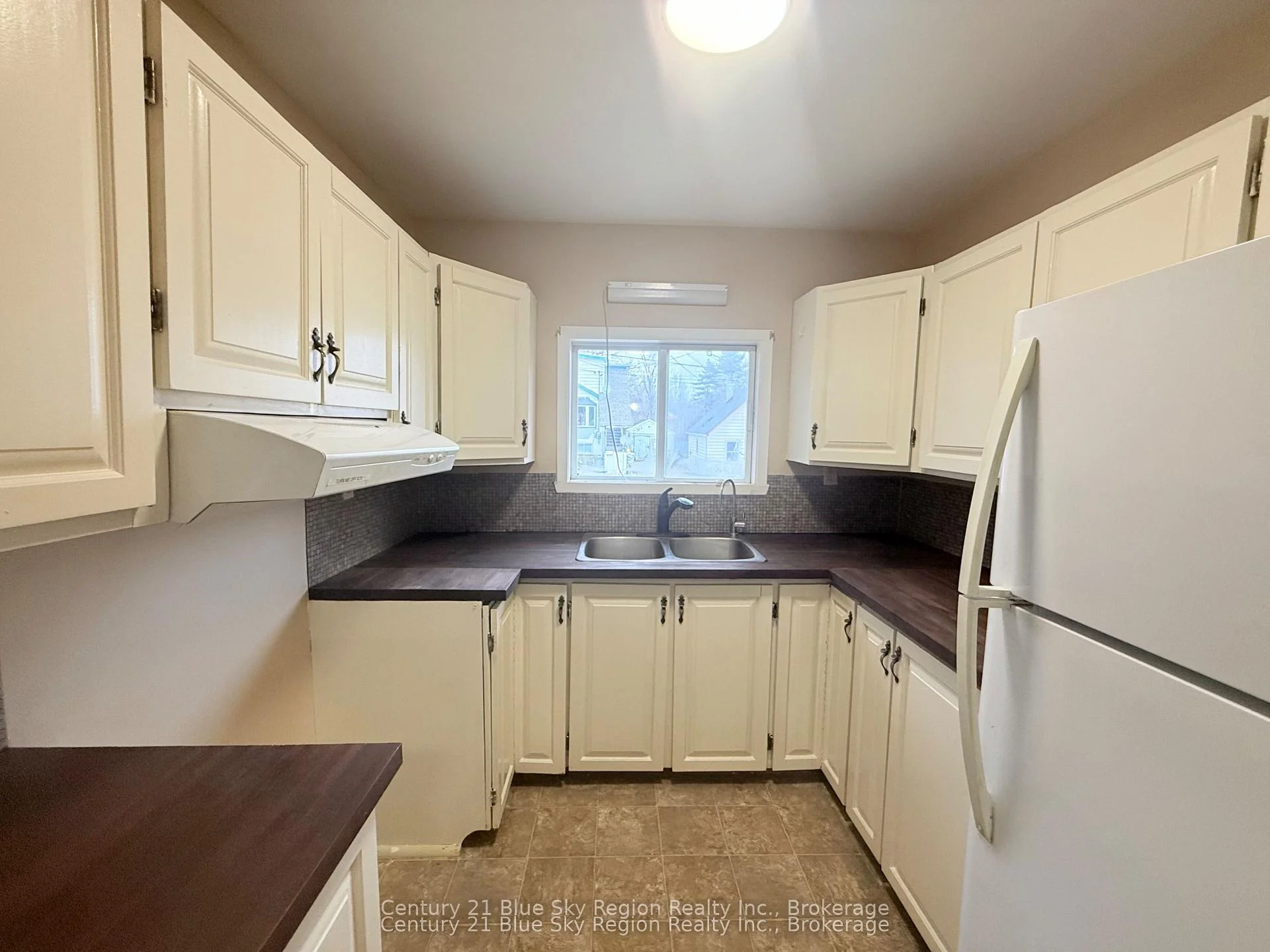 Photo 10 of 429 Dudley Avenue, North Bay, Central — HOMEH