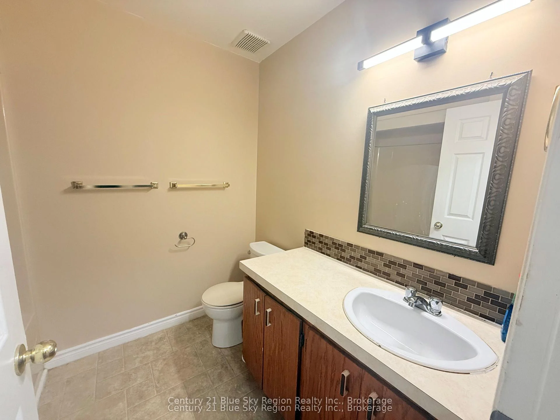 Photo 15 of 429 Dudley Avenue, North Bay, Central — HOMEH