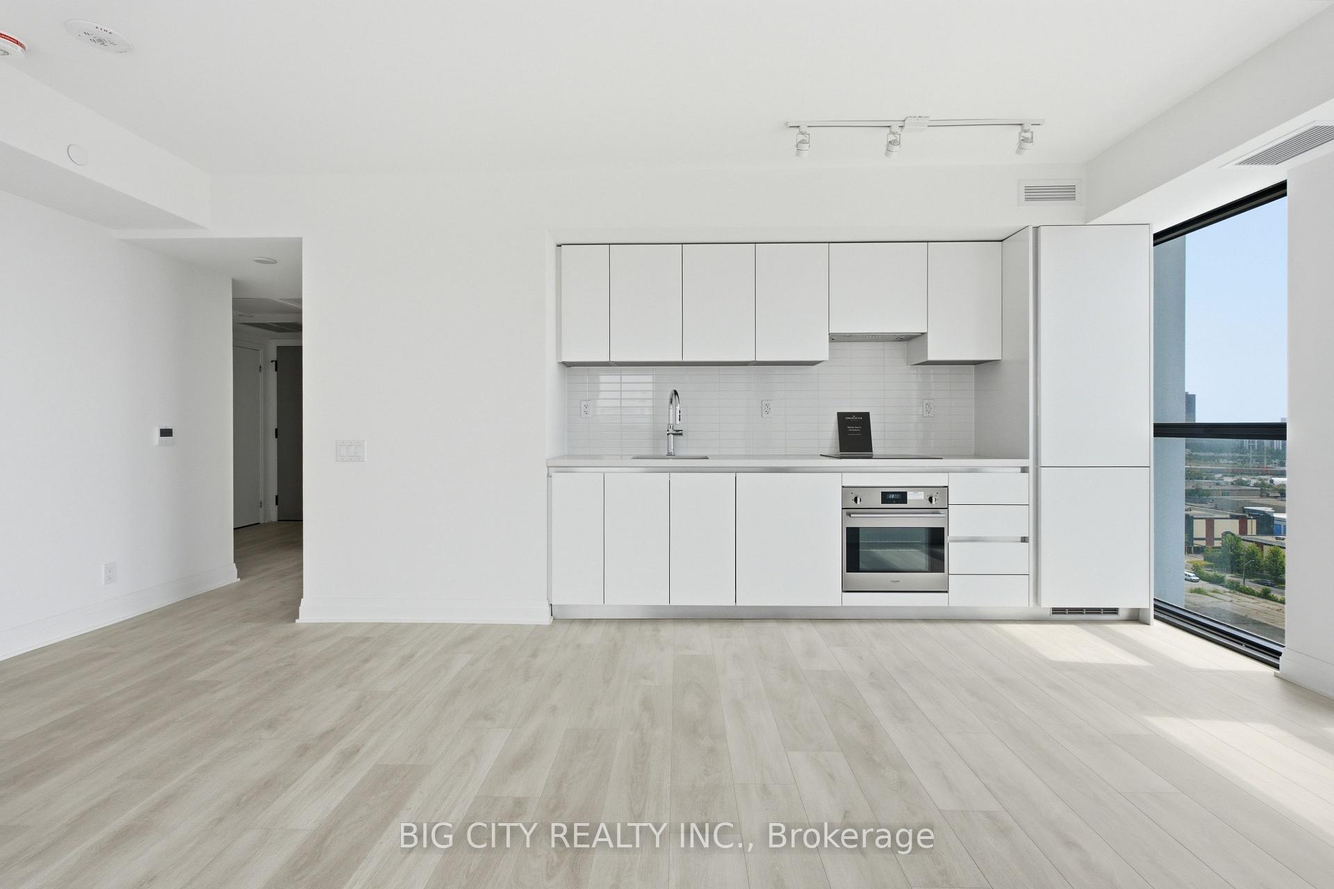 Photo 6 of Unit 1502, 25 Frederick Todd Way, Toronto, Thorncliffe Park — HOMEH