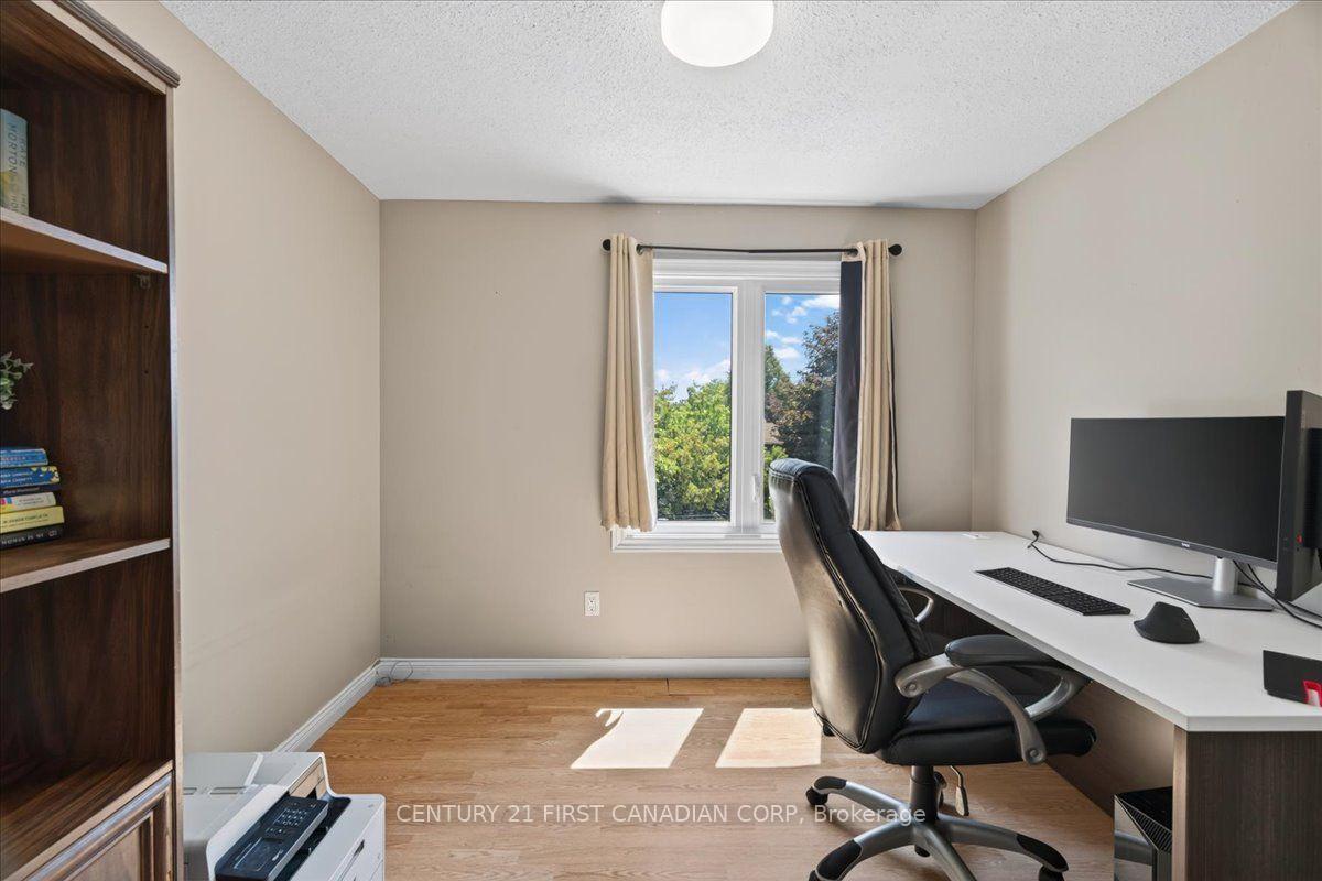 Photo 16 of 248 Ardsley Crescent, London, North I — HOMEH