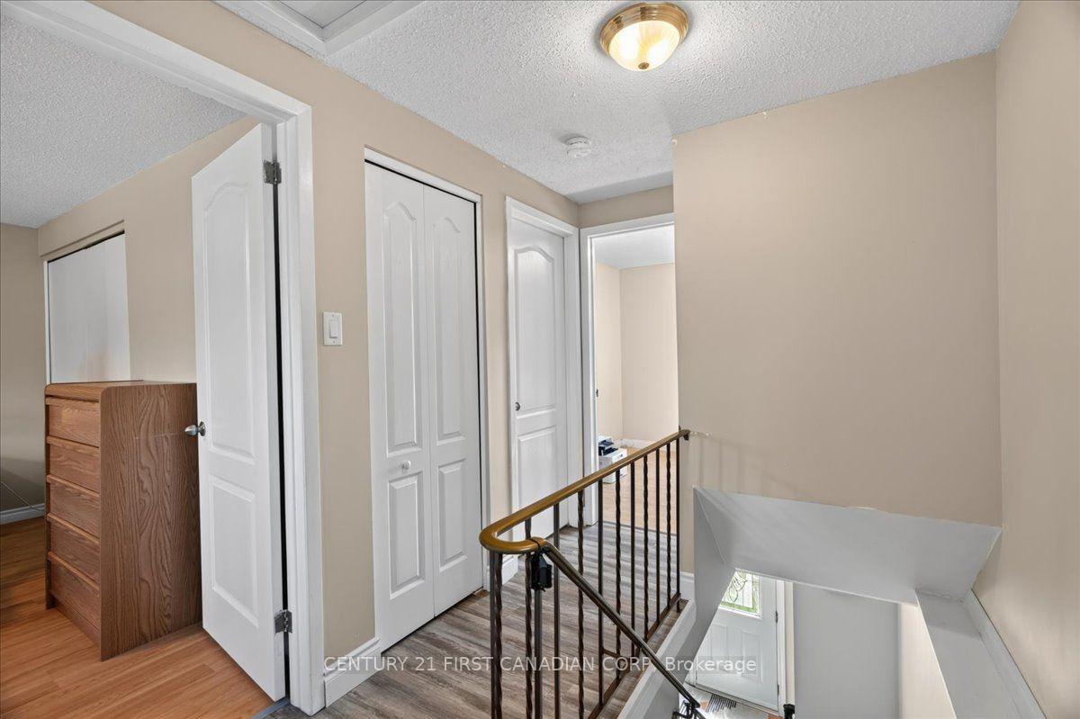 Photo 18 of 248 Ardsley Crescent, London, North I — HOMEH