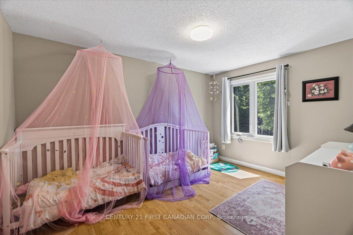 Photo 19 of 248 Ardsley Crescent, London, North I — HOMEH