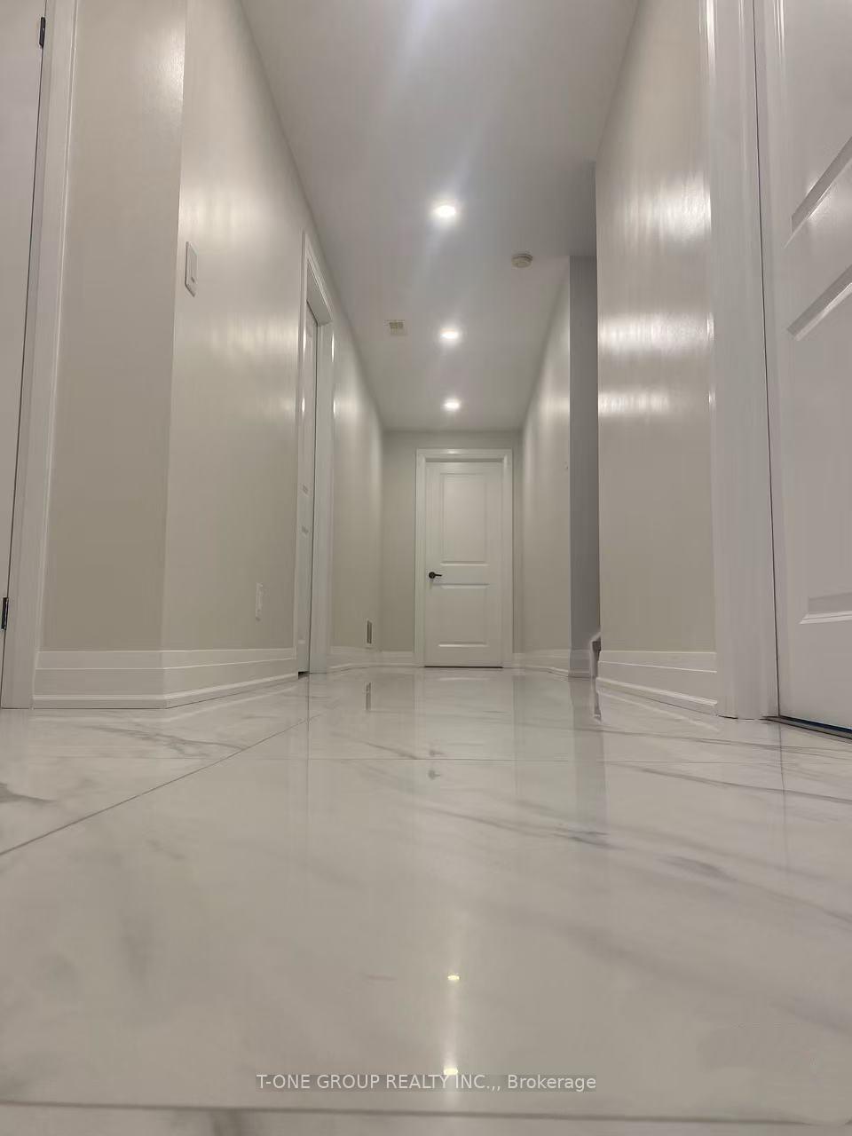 Photo 2 of Unit Basement, 8 Fairlawn Avenue, Markham, Berczy — HOMEH