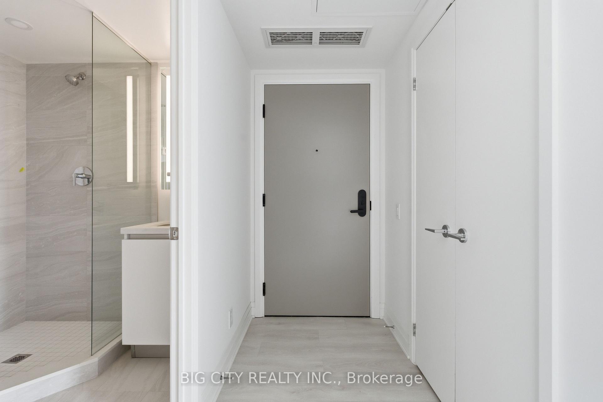 Photo 3 of Unit 1511, 25 Frederick Todd Way, Toronto, Thorncliffe Park — HOMEH