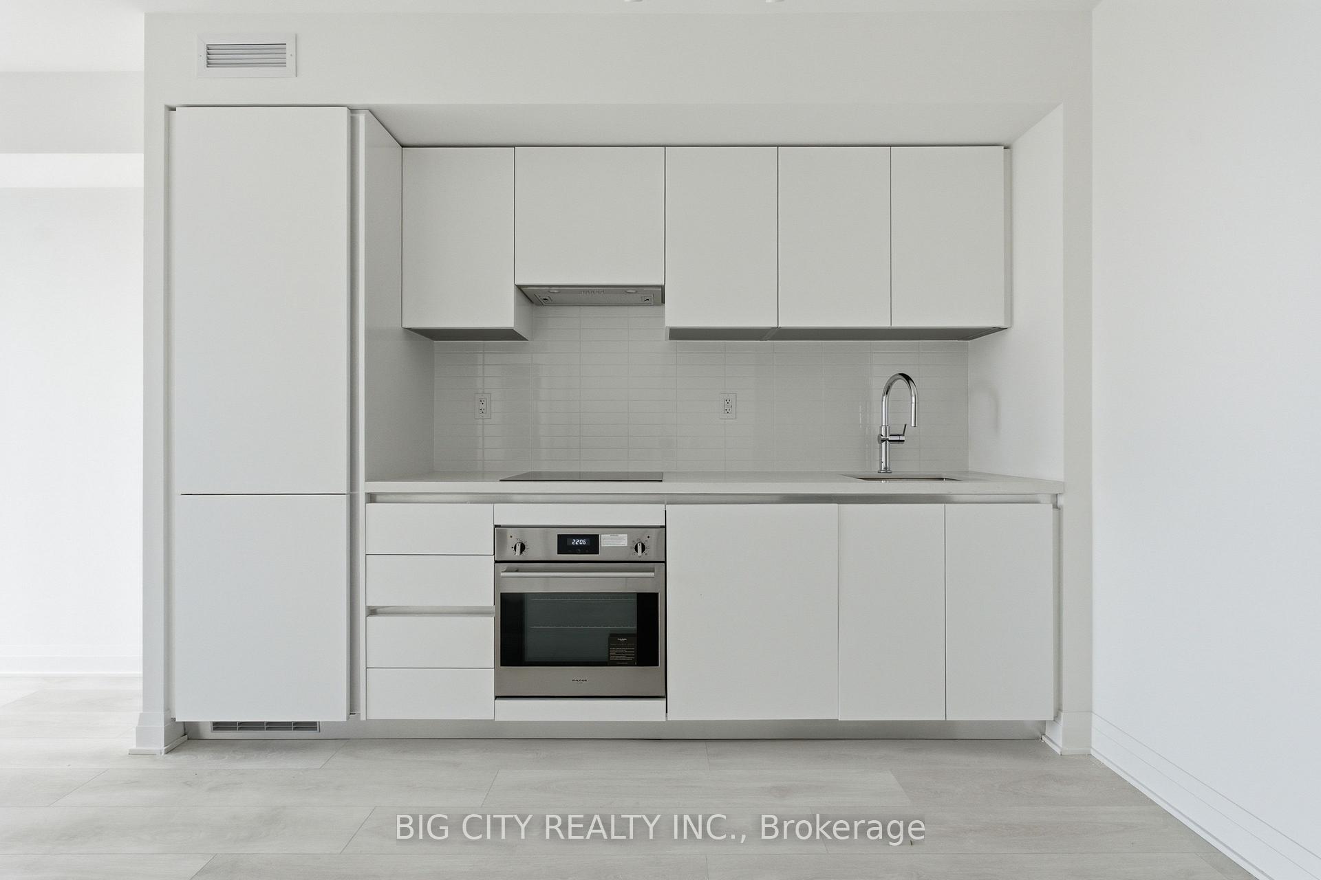 Photo 7 of Unit 1511, 25 Frederick Todd Way, Toronto, Thorncliffe Park — HOMEH