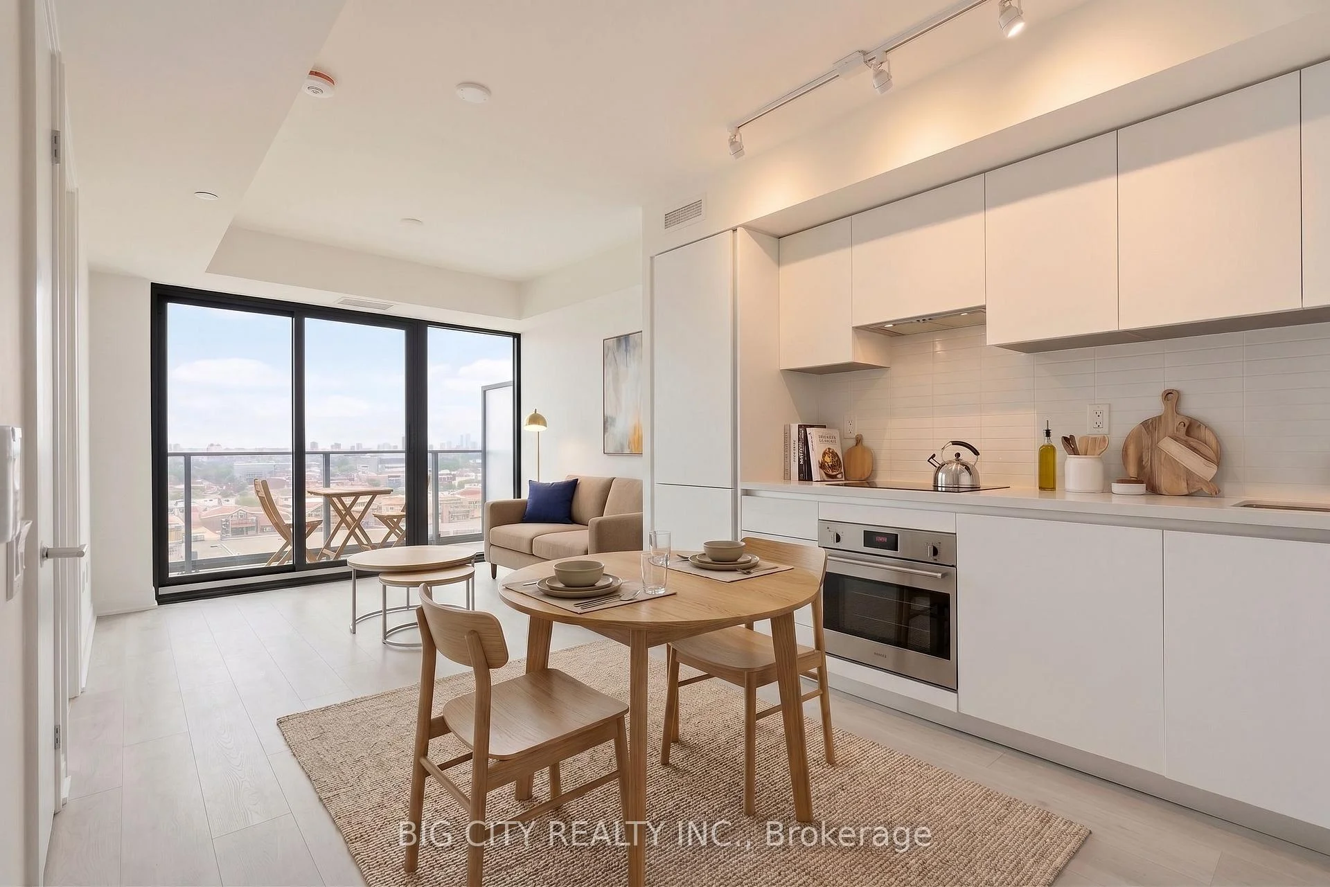 Photo 4 of Unit 1511, 25 Frederick Todd Way, Toronto, Thorncliffe Park — HOMEH