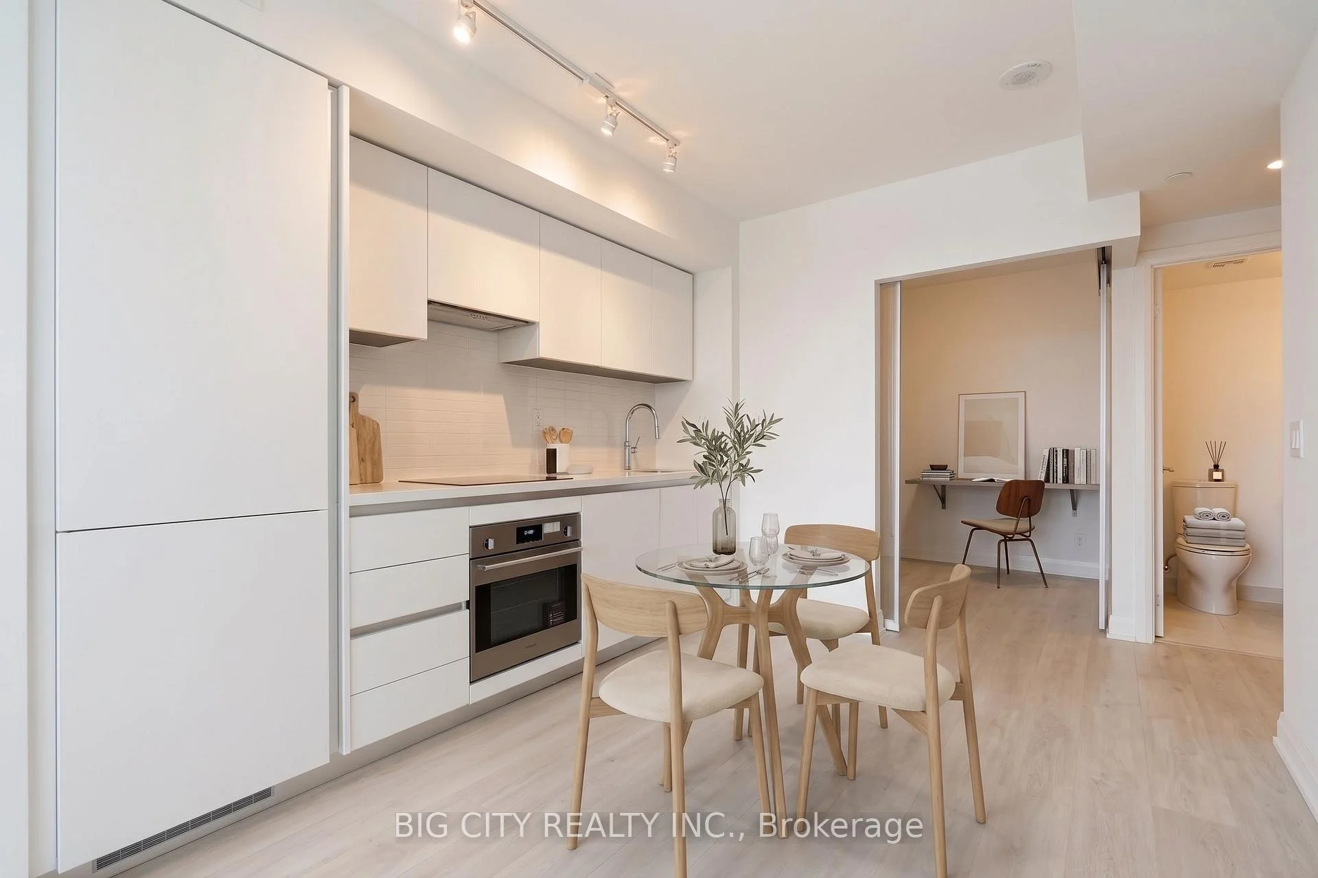 Photo 8 of Unit 1511, 25 Frederick Todd Way, Toronto, Thorncliffe Park — HOMEH