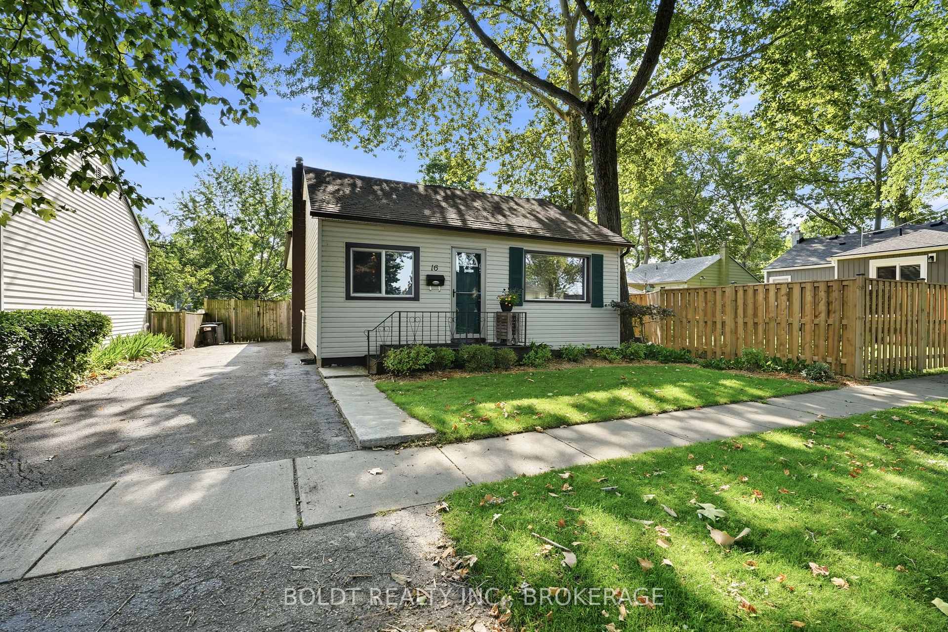 Photo 1 of 16 Longfellow Avenue, St. Catharines, Haig — HOMEH