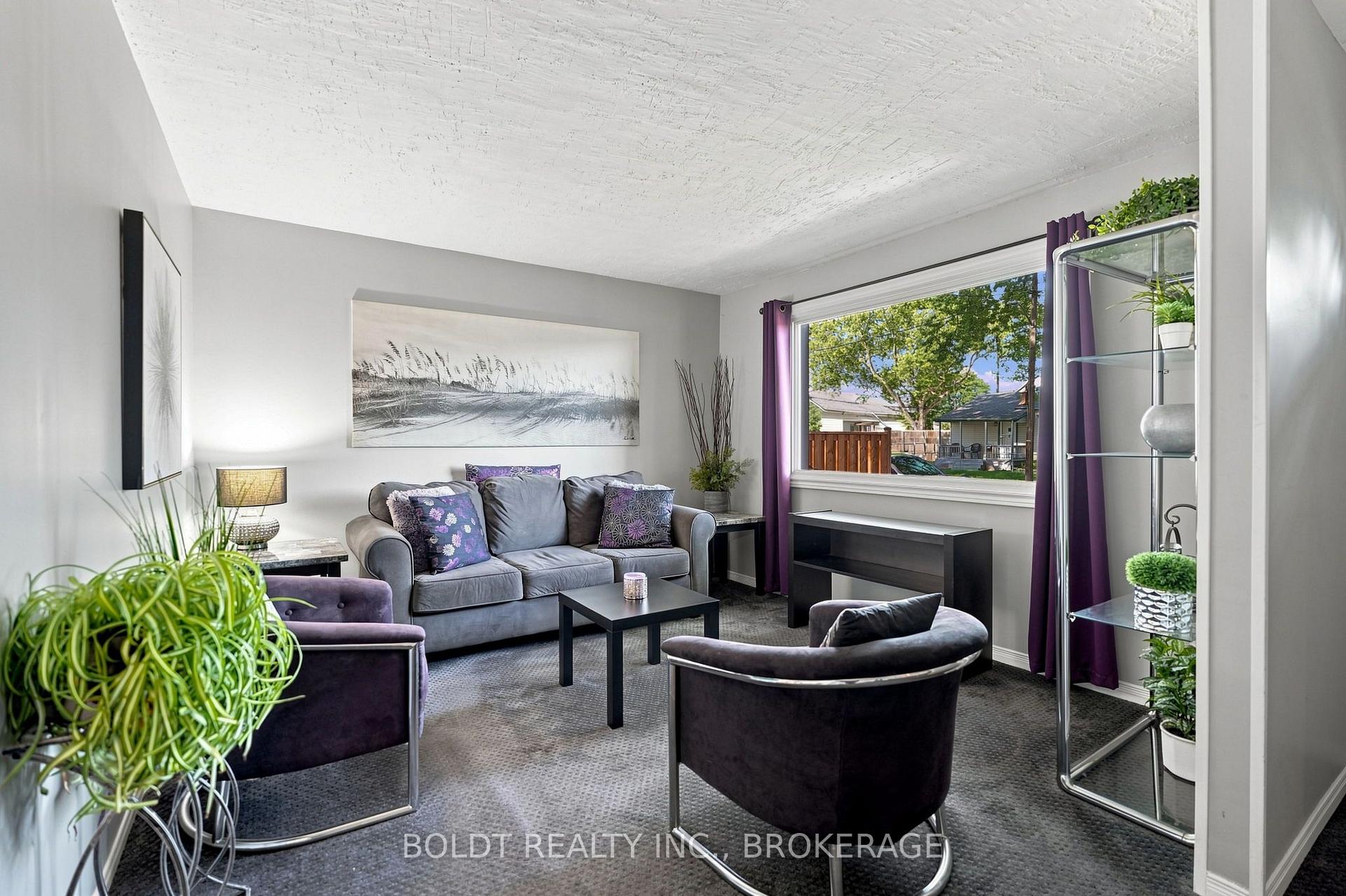 Photo 4 of 16 Longfellow Avenue, St. Catharines, Haig — HOMEH