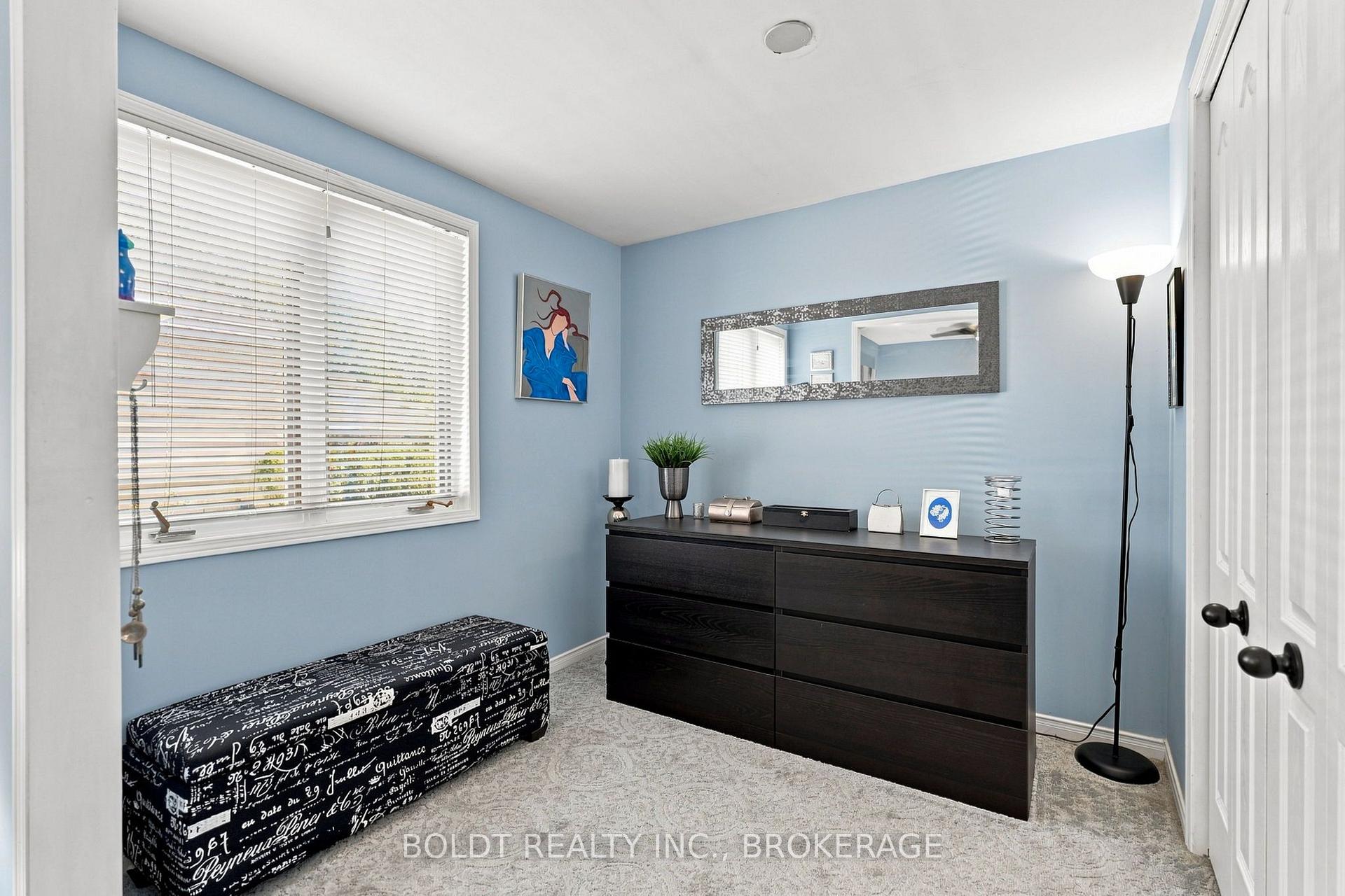 Photo 11 of 16 Longfellow Avenue, St. Catharines, Haig — HOMEH