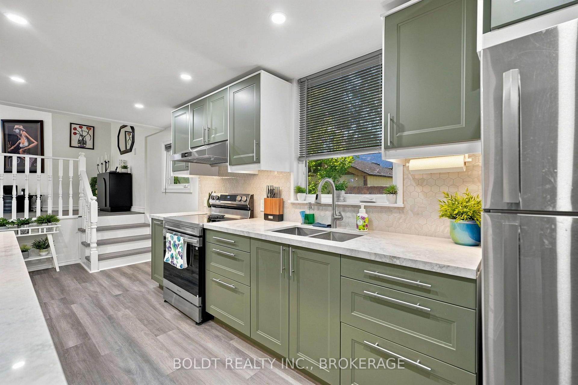 Photo 12 of 16 Longfellow Avenue, St. Catharines, Haig — HOMEH