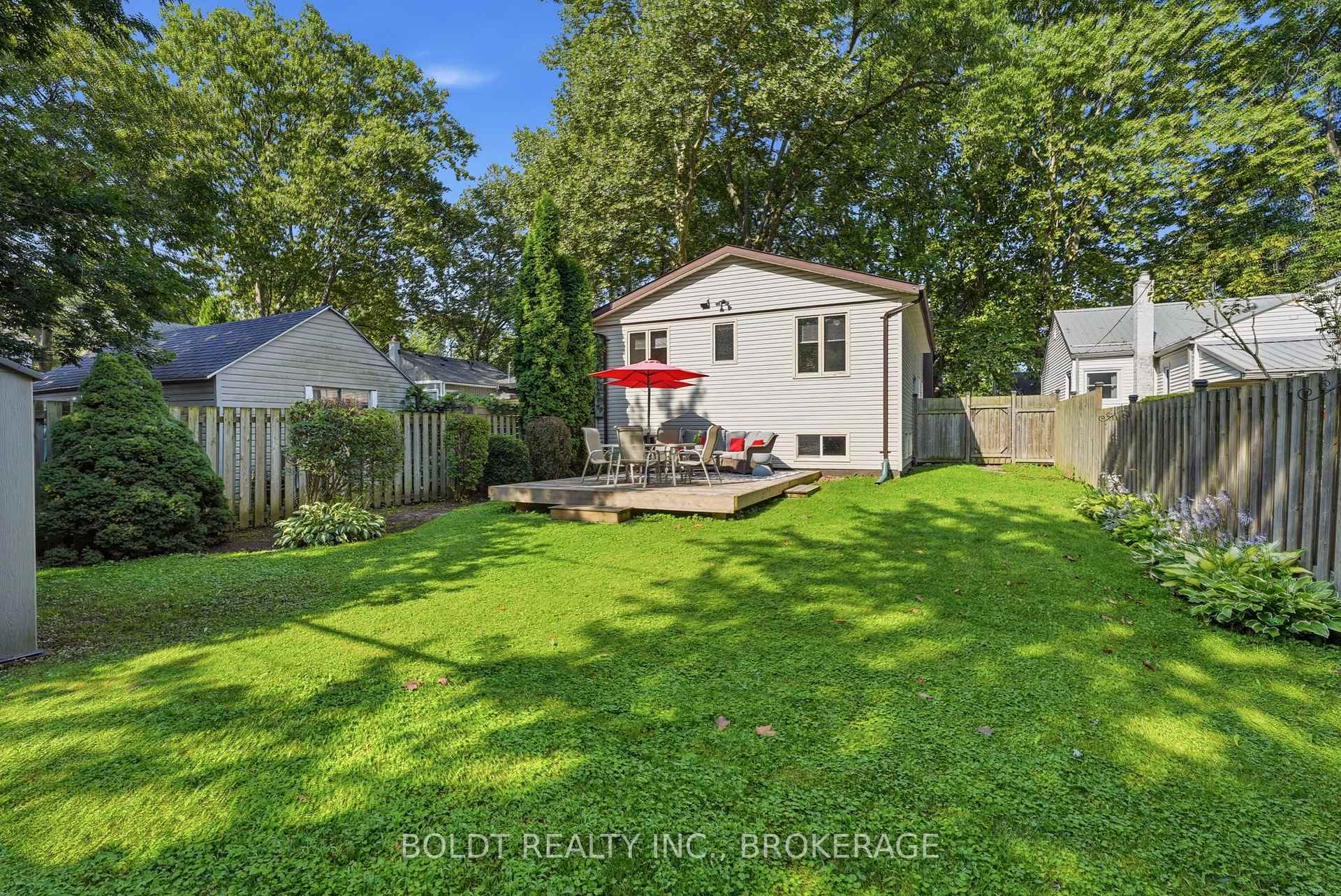 Photo 32 of 16 Longfellow Avenue, St. Catharines, Haig — HOMEH