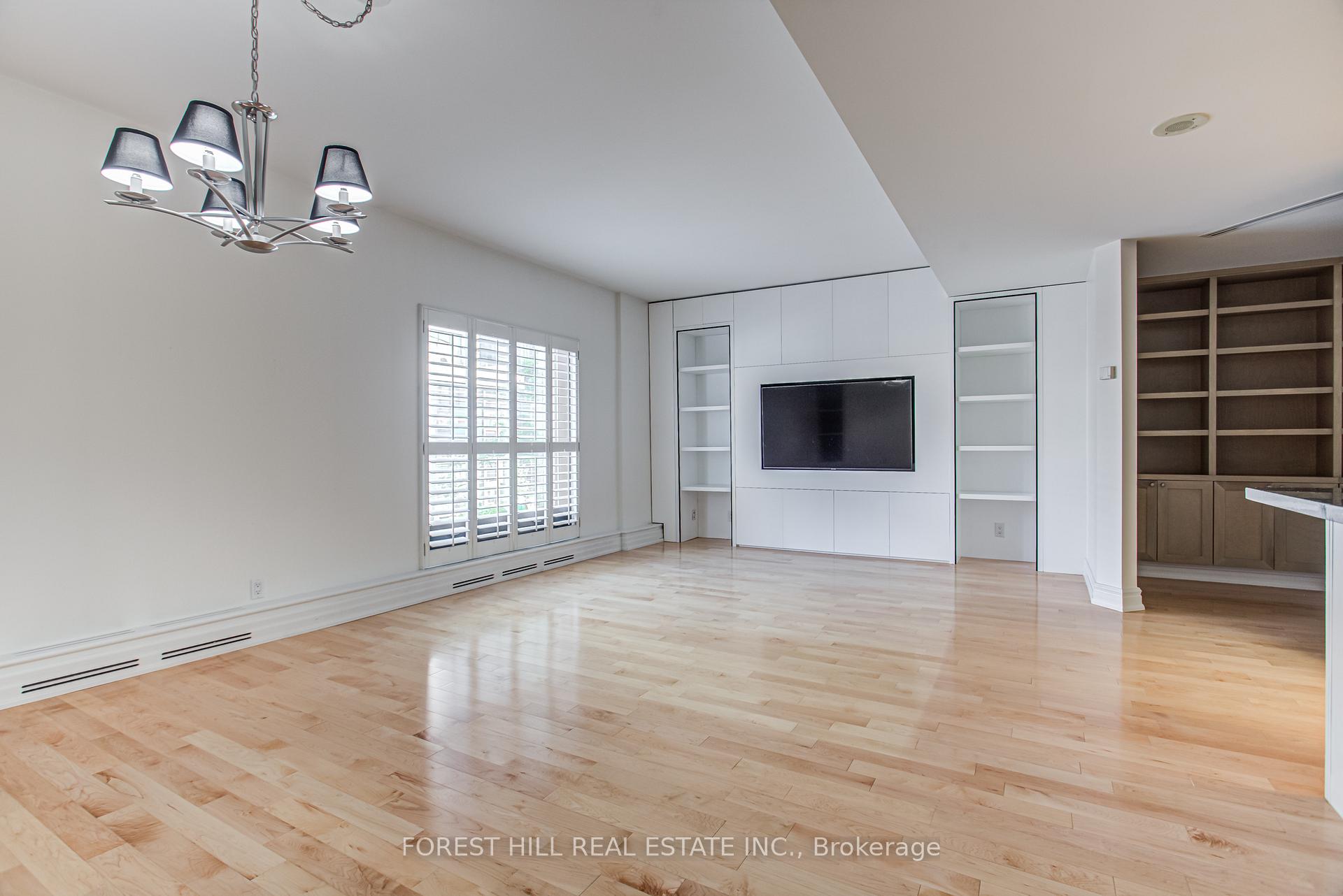 Photo 8 of Unit 201, 38 Avenue Road, Toronto, The Annex — HOMEH