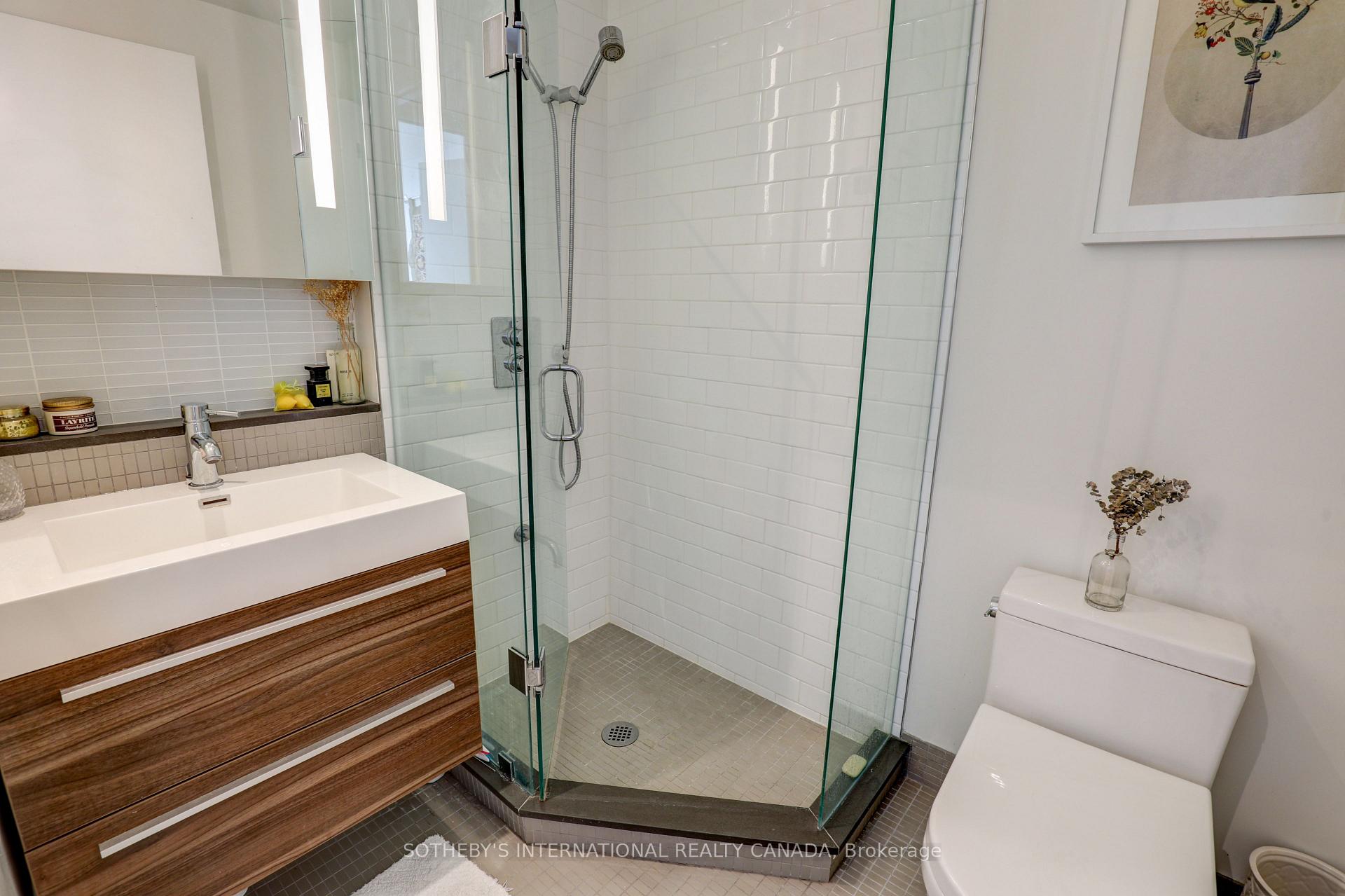 Photo 5 of Unit 701, 8 Dovercourt Road, Toronto, Little Portugal — HOMEH