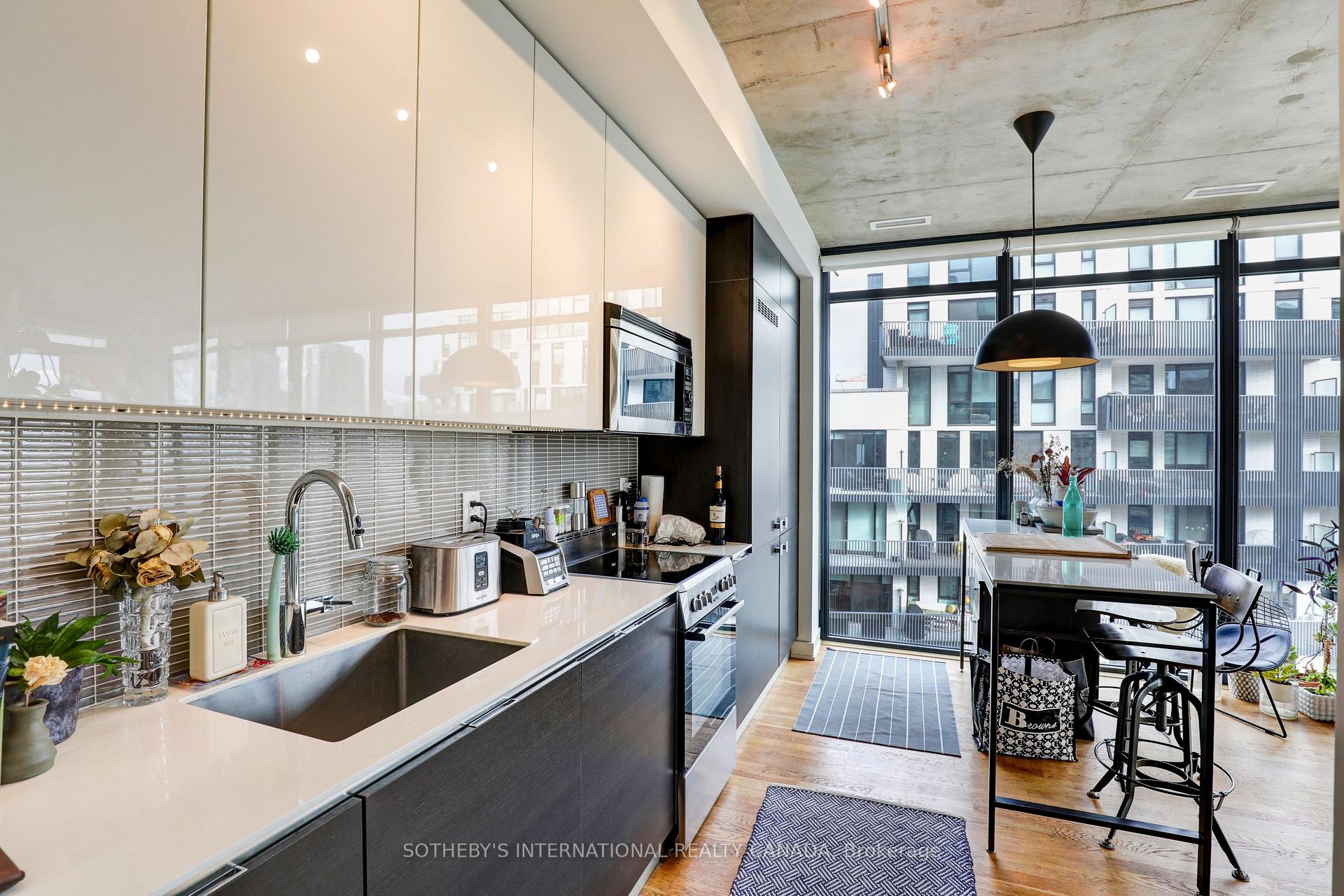 Photo 7 of Unit 701, 8 Dovercourt Road, Toronto, Little Portugal — HOMEH