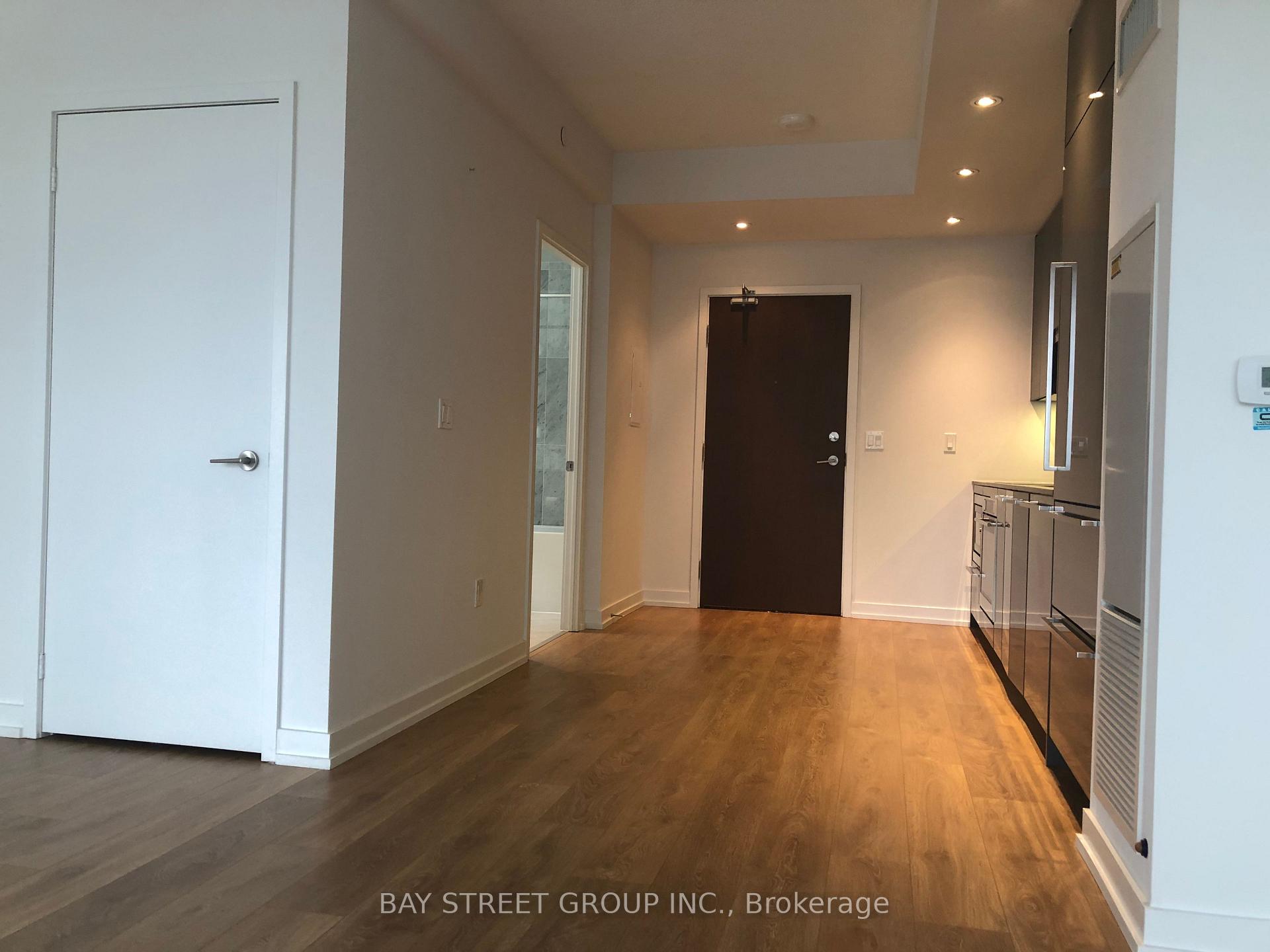 Photo 3 of Unit 1808, 117 Mcmahon Drive, North York, Bayview Village — HOMEH
