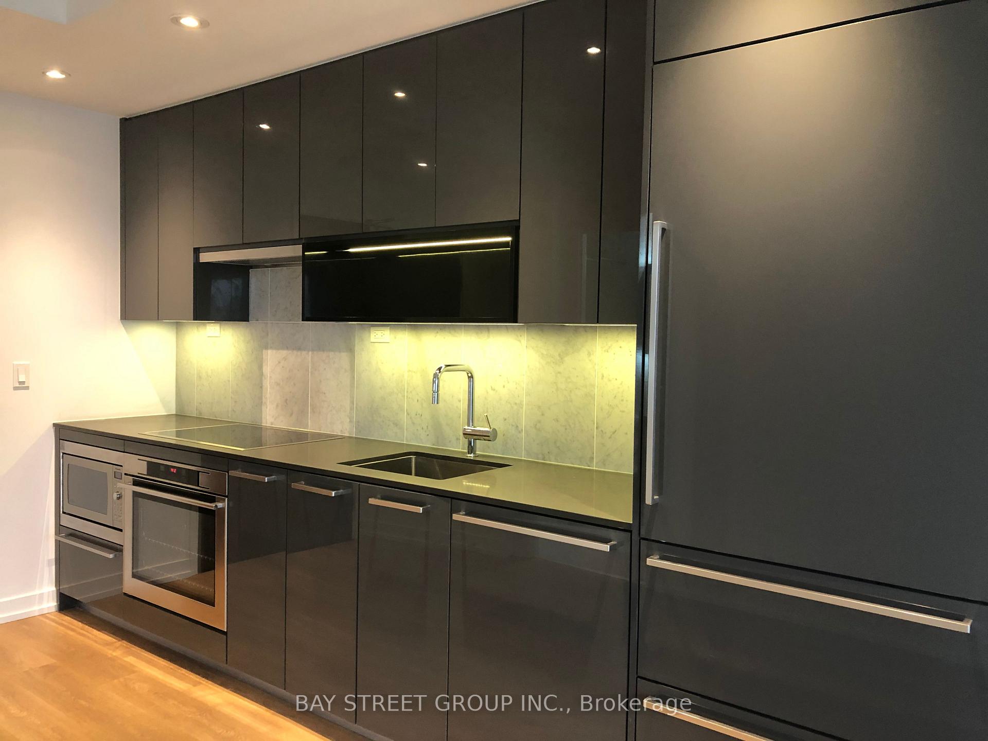 Photo 6 of Unit 1808, 117 Mcmahon Drive, North York, Bayview Village — HOMEH