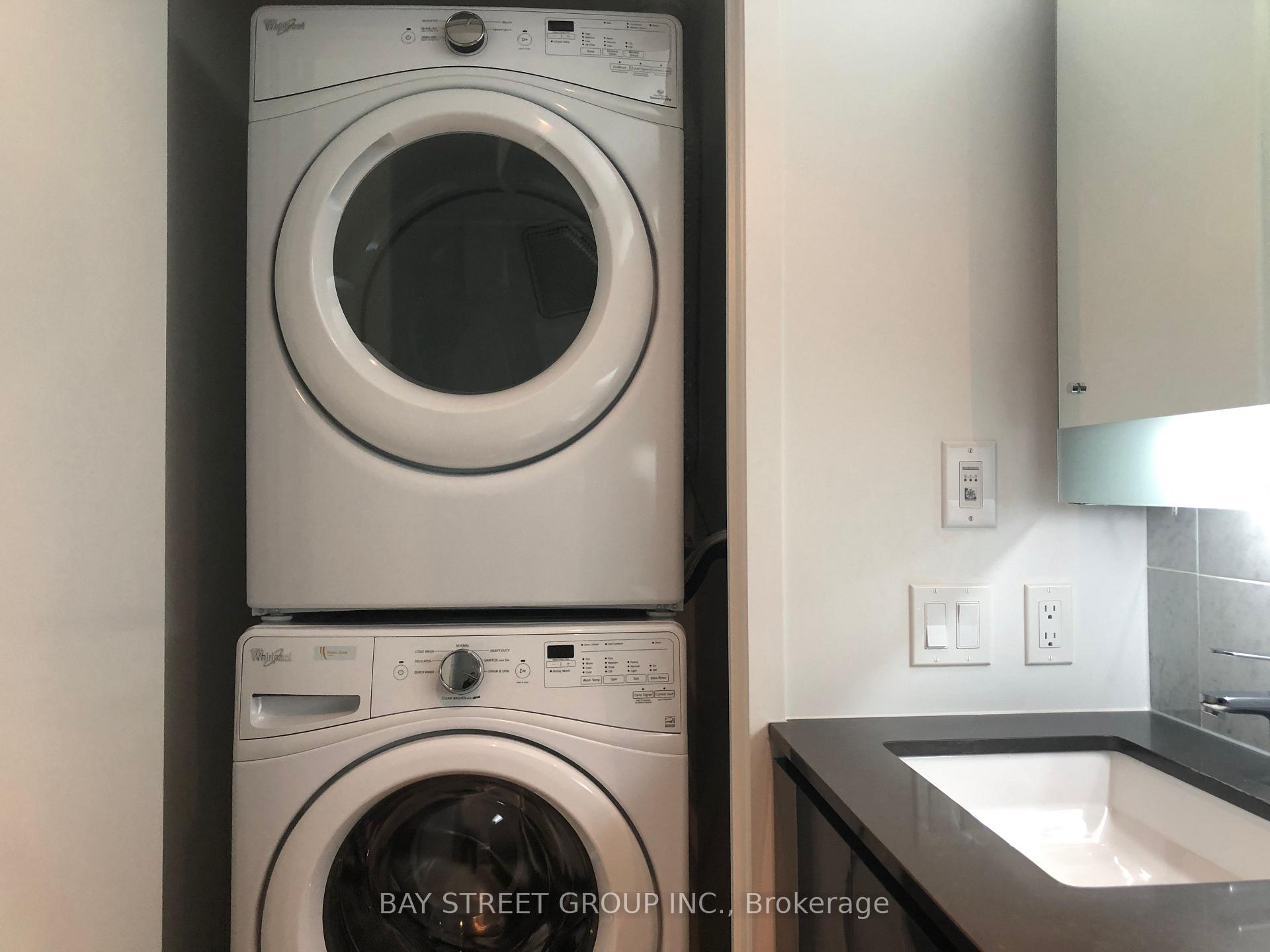 Photo 11 of Unit 1808, 117 Mcmahon Drive, North York, Bayview Village — HOMEH