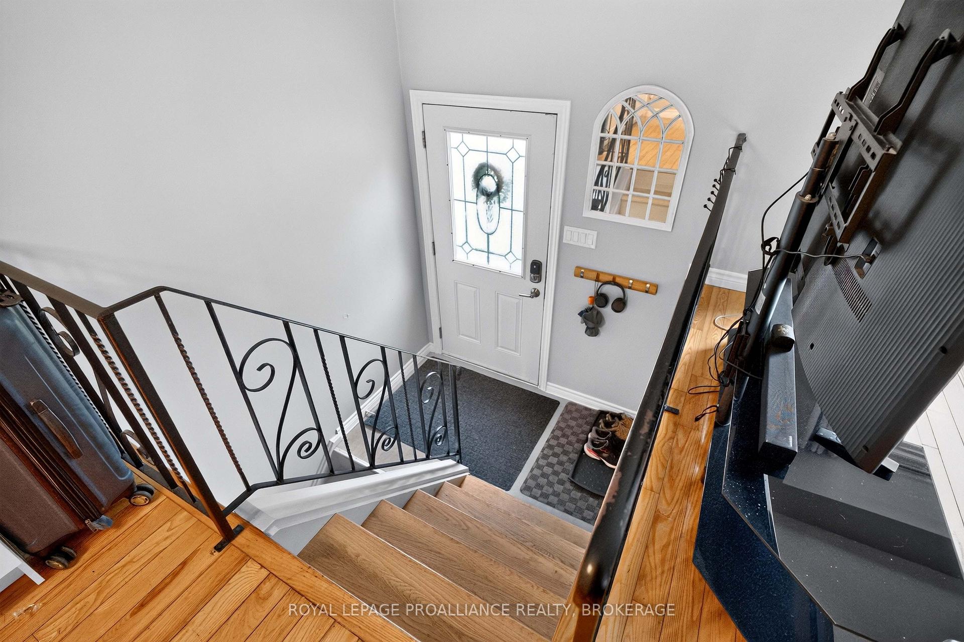 Photo 7 of 117 Wycliffe Crescent, Kingston, East of Sir John A. Blvd — HOMEH