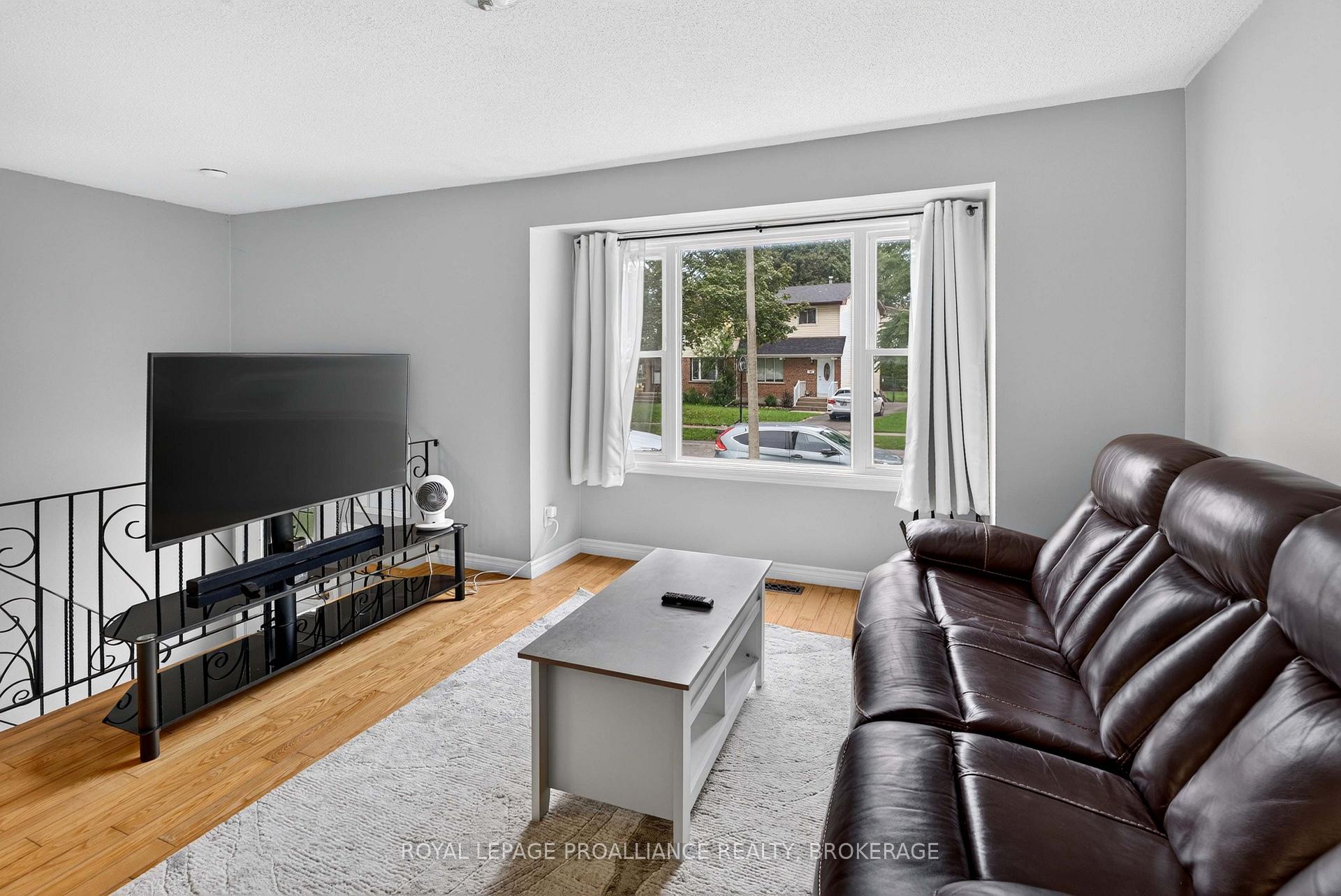 Photo 8 of 117 Wycliffe Crescent, Kingston, East of Sir John A. Blvd — HOMEH
