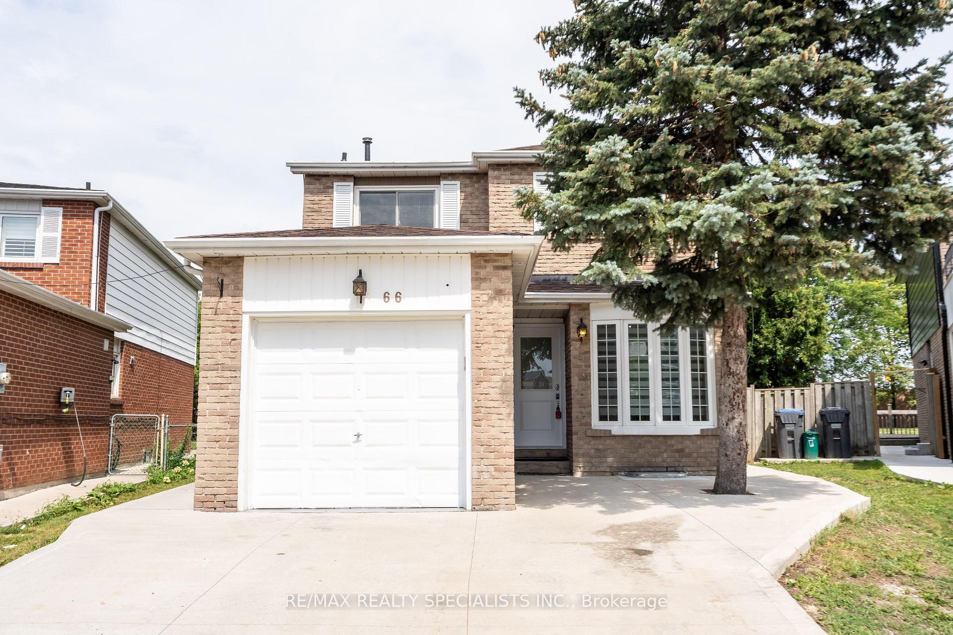 Photo 3 of 66 Banting Crescent, Brampton, Fletcher's West — HOMEH