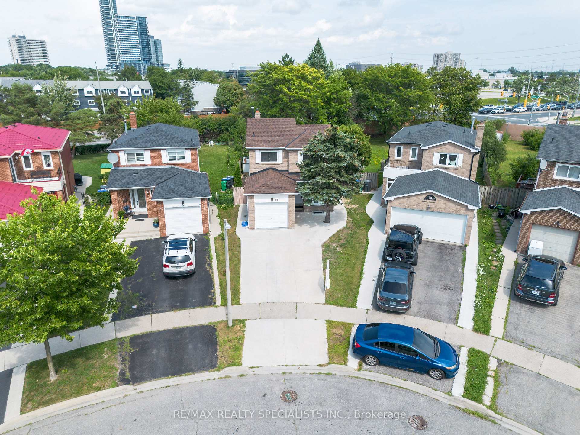 Photo 5 of 66 Banting Crescent, Brampton, Fletcher's West — HOMEH