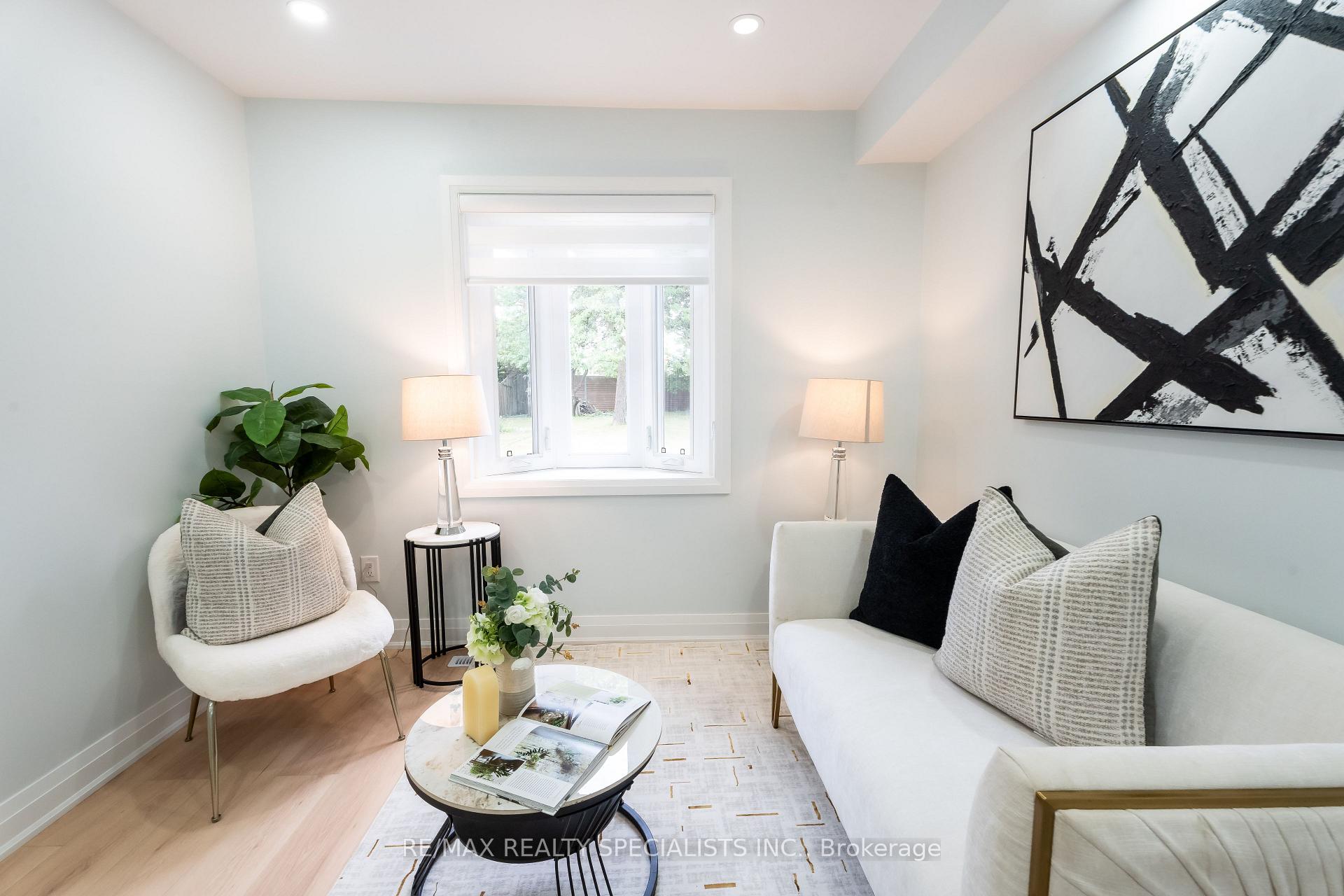 Photo 16 of 66 Banting Crescent, Brampton, Fletcher's West — HOMEH