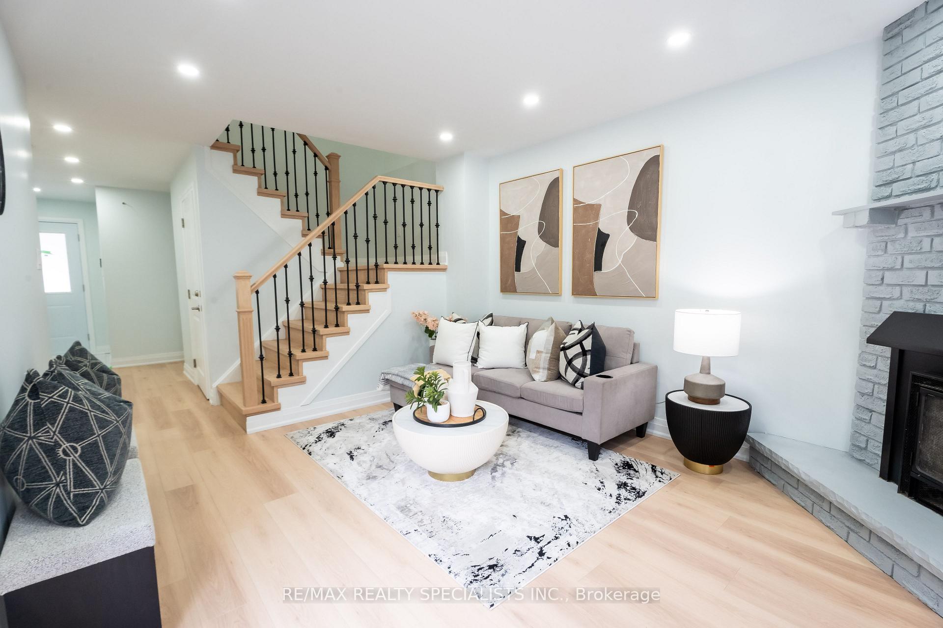 Photo 18 of 66 Banting Crescent, Brampton, Fletcher's West — HOMEH