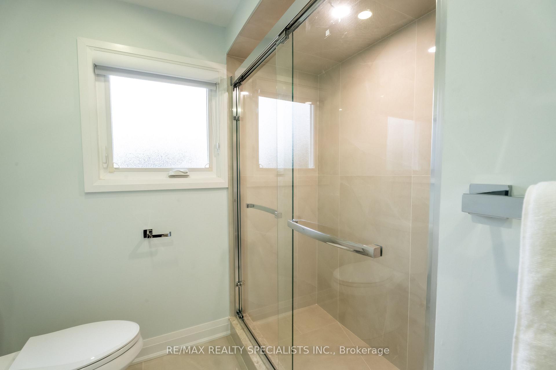 Photo 25 of 66 Banting Crescent, Brampton, Fletcher's West — HOMEH