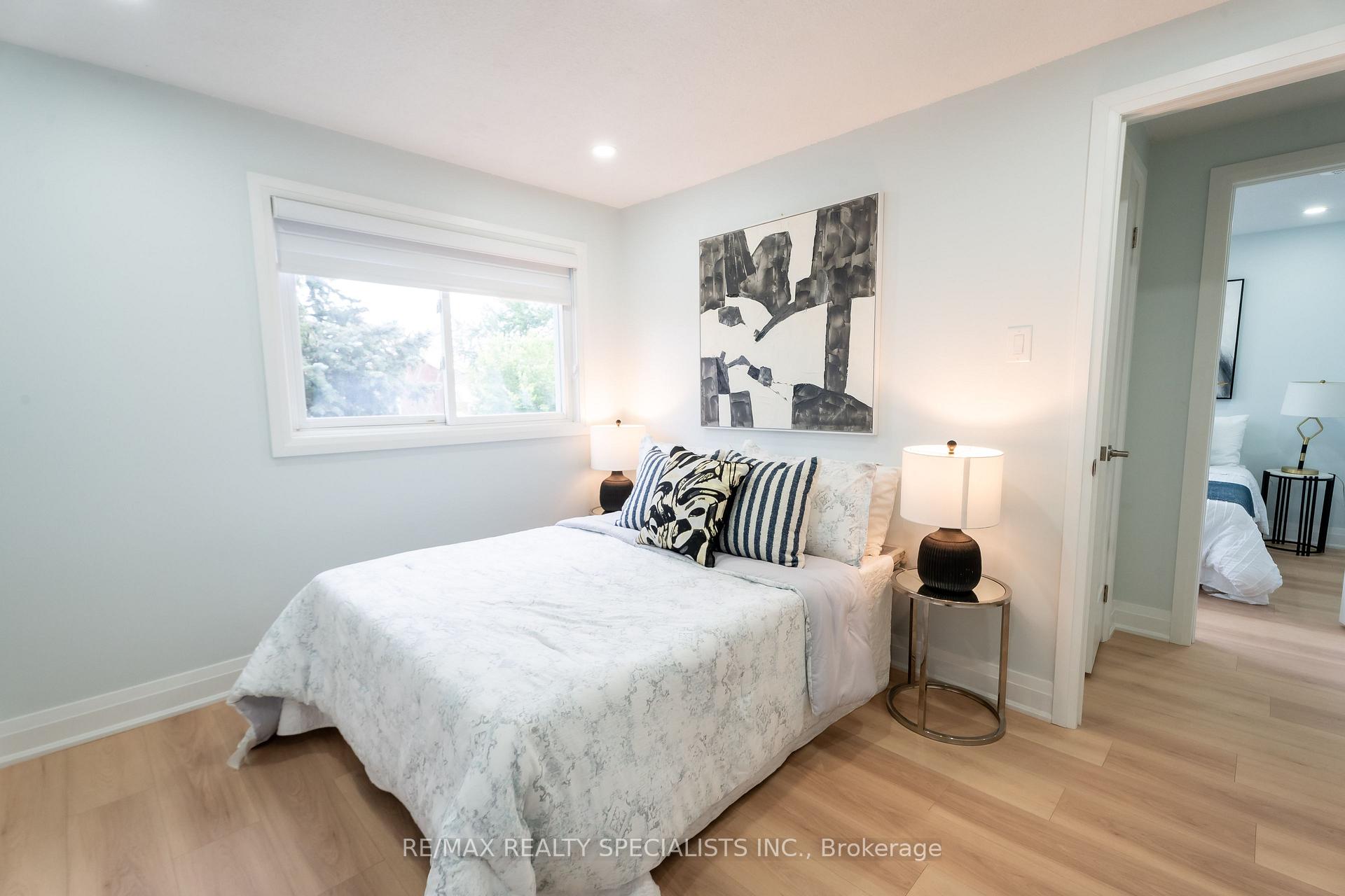 Photo 33 of 66 Banting Crescent, Brampton, Fletcher's West — HOMEH