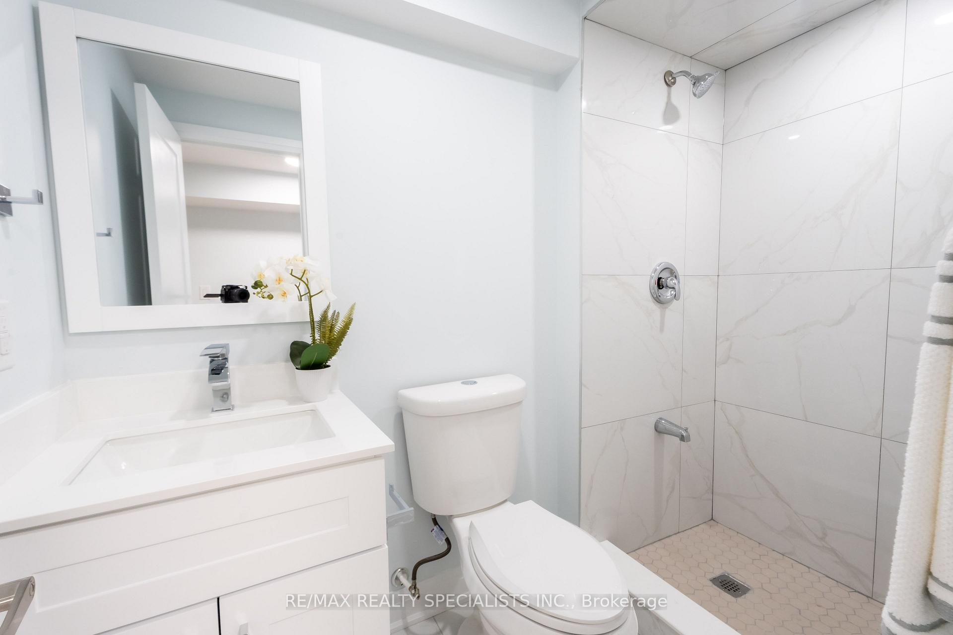 Photo 39 of 66 Banting Crescent, Brampton, Fletcher's West — HOMEH