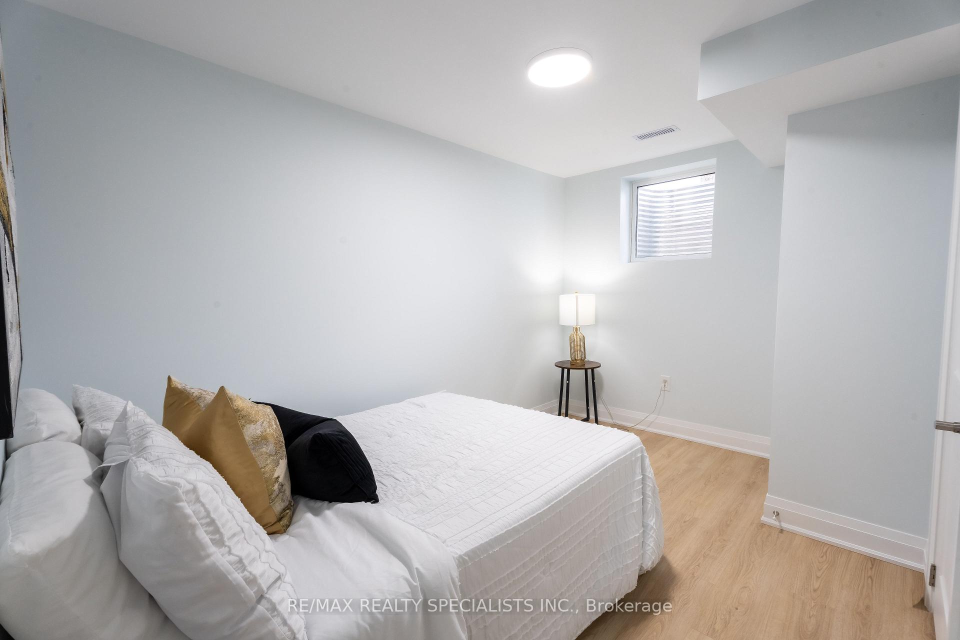Photo 40 of 66 Banting Crescent, Brampton, Fletcher's West — HOMEH