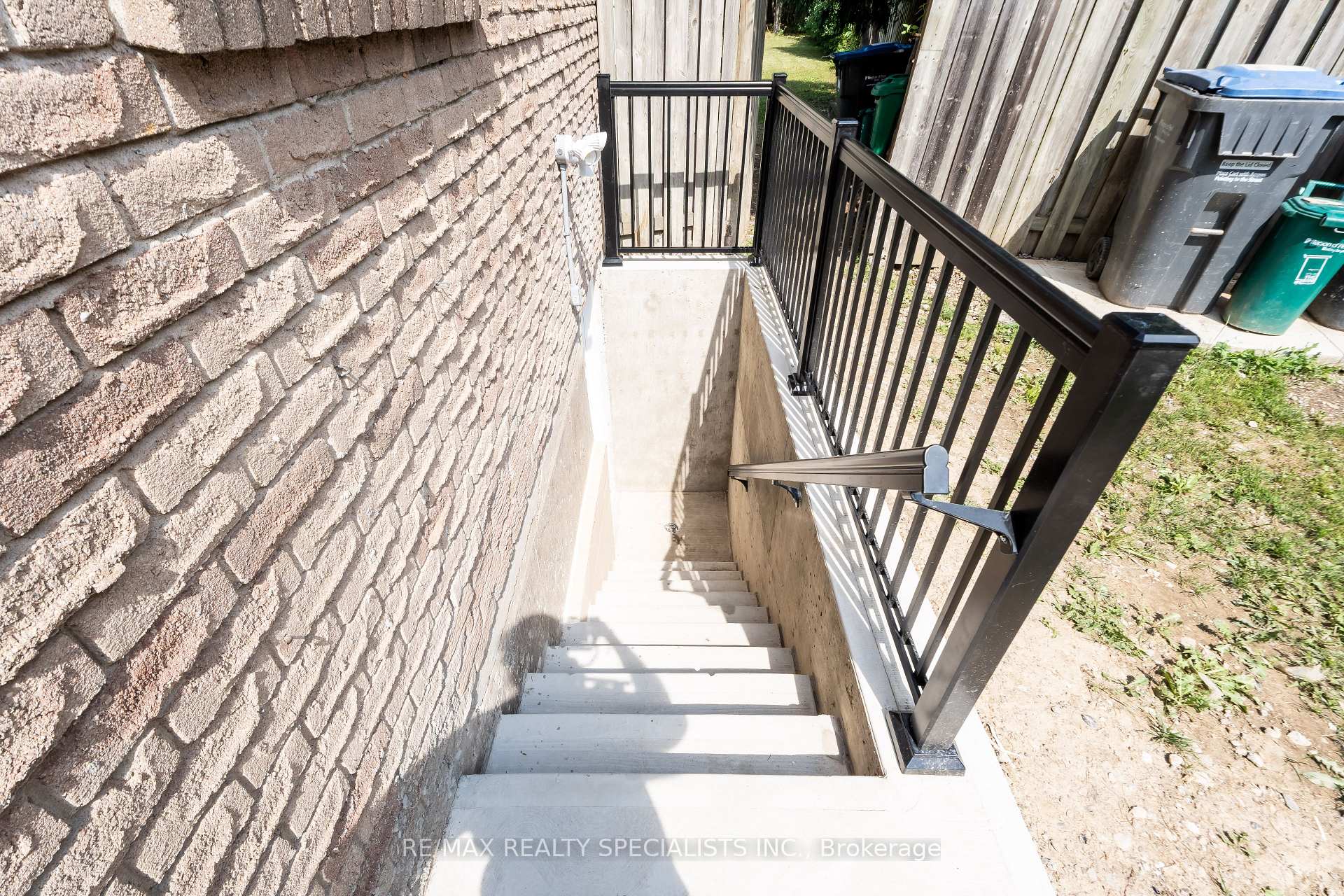 Photo 43 of 66 Banting Crescent, Brampton, Fletcher's West — HOMEH