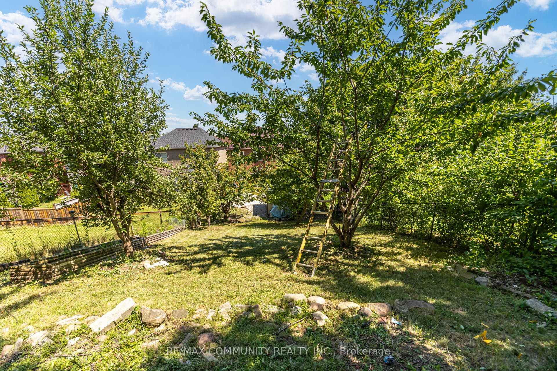 Photo 41 of 69 McSweeney Crescent, Ajax, Northwest Ajax — HOMEH