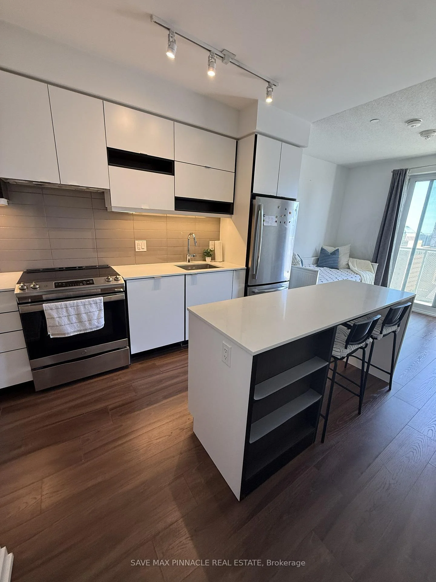 Photo 6 of Unit 2206, 4065 Confederation Parkway, Mississauga, City Centre — HOMEH