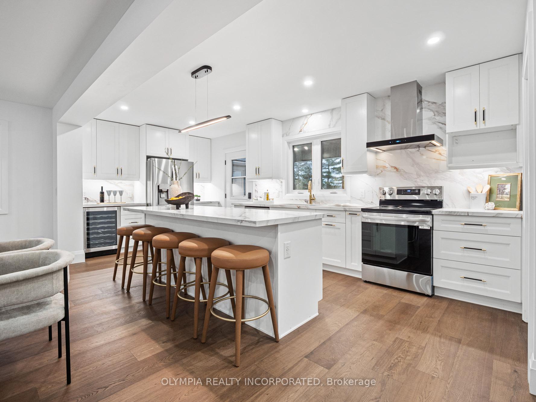 Photo 4 of 1110 Vansickle Road N, St. Catharines, Grapeview — HOMEH