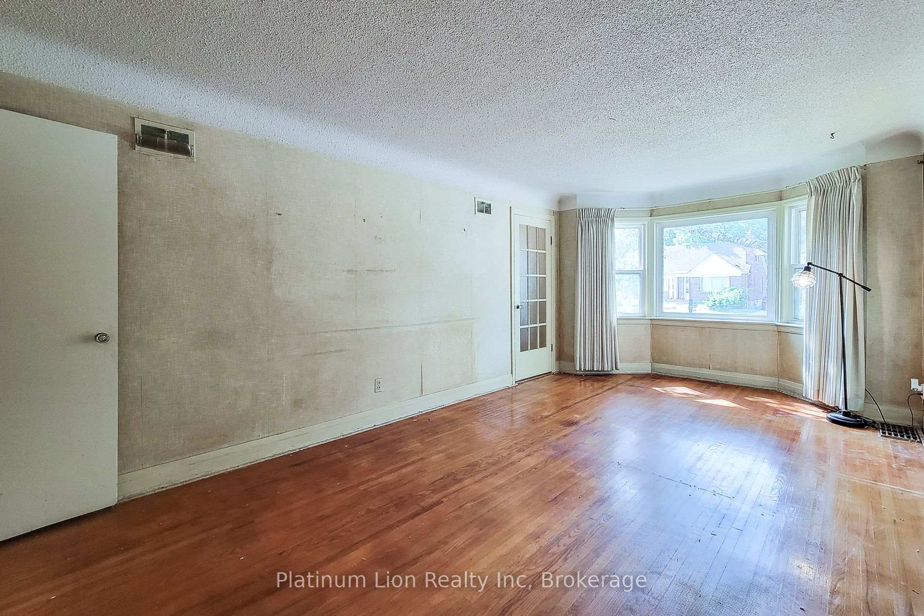 Photo 12 of 30 Sanders Boulevard, Hamilton, Ainslie Wood — HOMEH