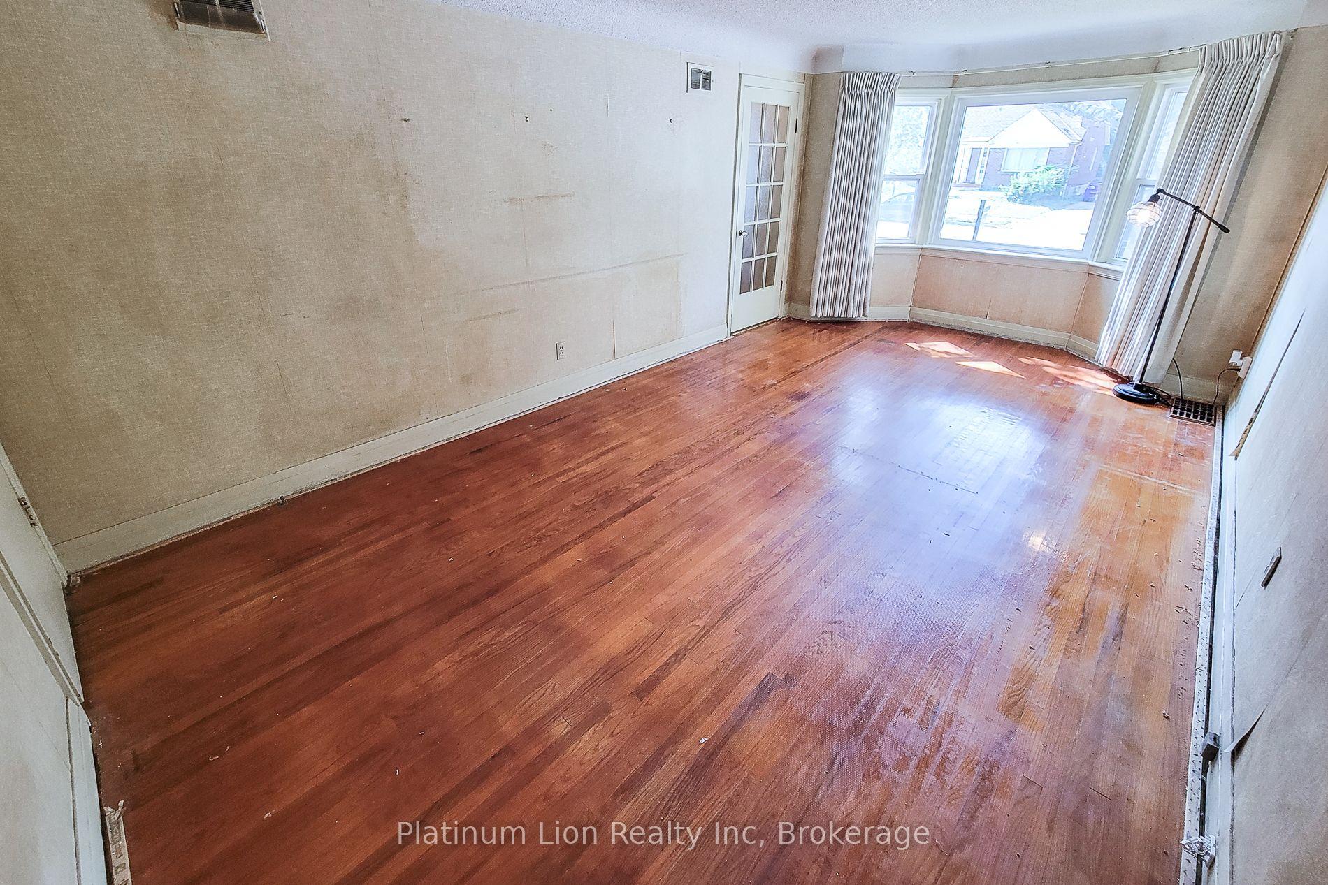 Photo 13 of 30 Sanders Boulevard, Hamilton, Ainslie Wood — HOMEH