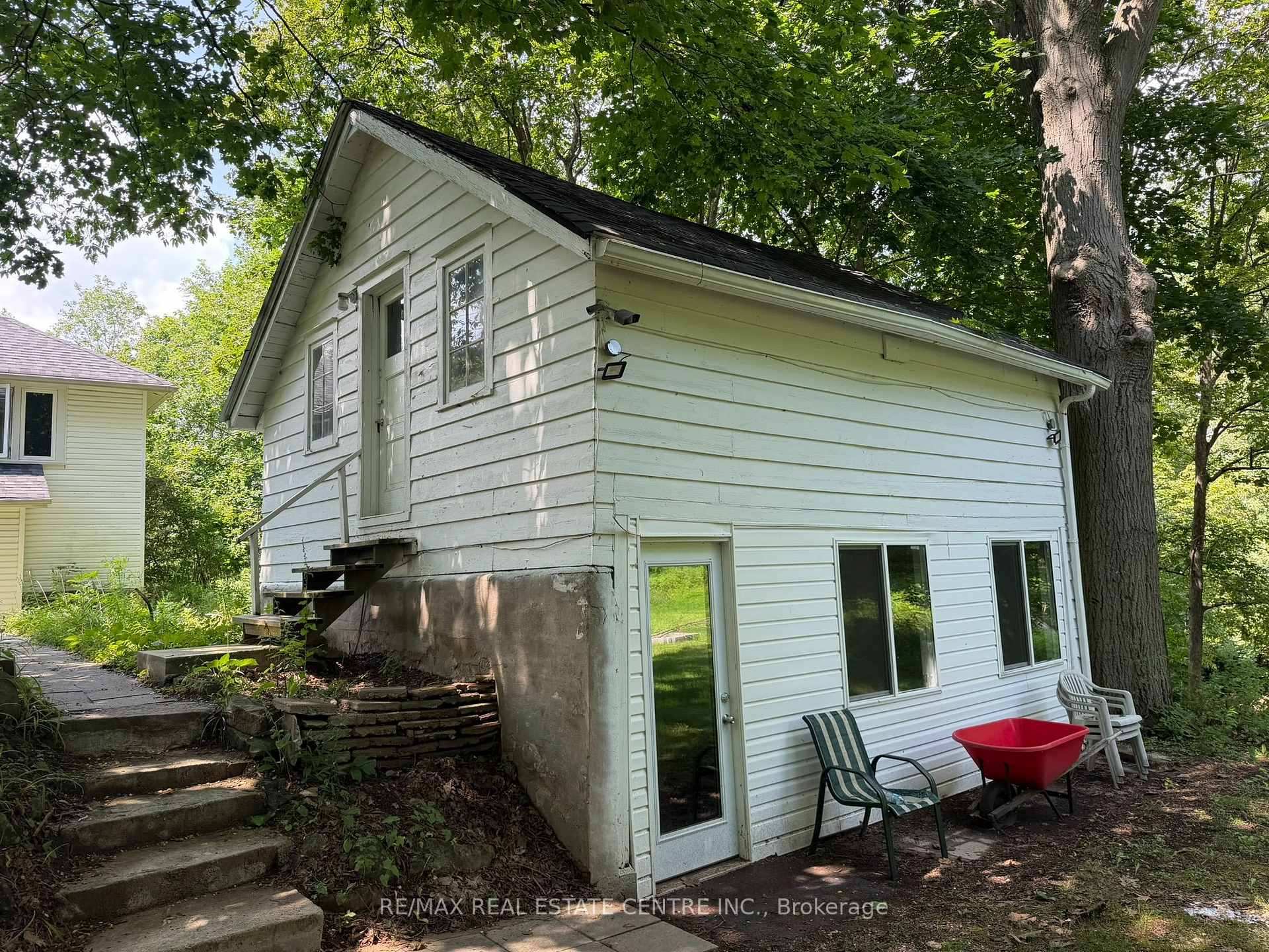 Photo 4 of 716 Artaban Road, Hamilton, Dundas — HOMEH