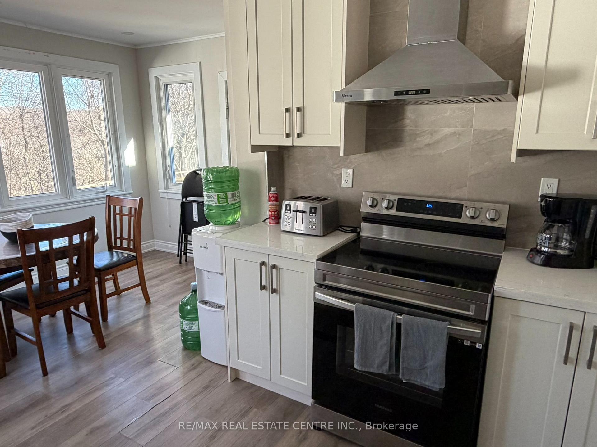 Photo 13 of 716 Artaban Road, Hamilton, Dundas — HOMEH
