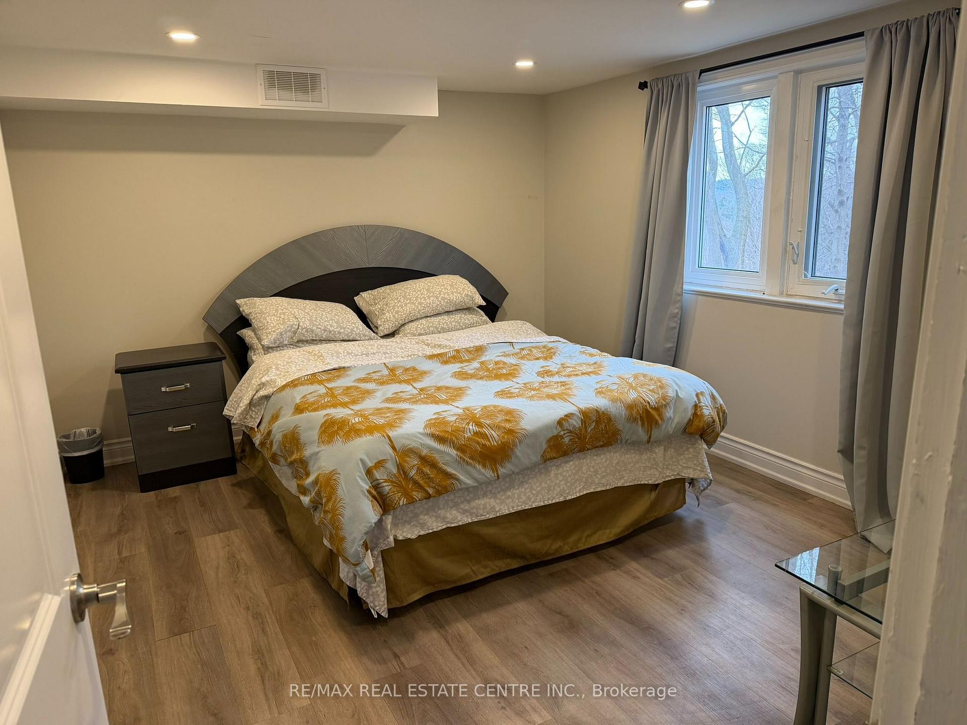 Photo 14 of 716 Artaban Road, Hamilton, Dundas — HOMEH