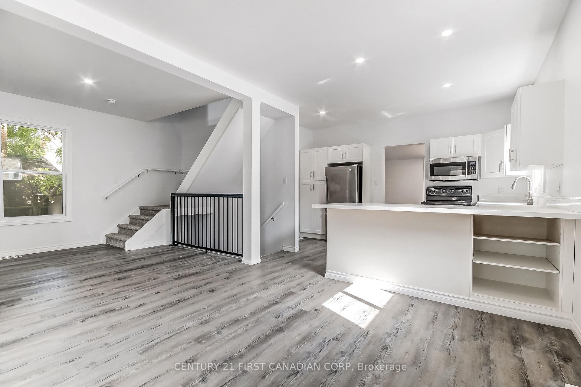 Photo 5 of 76 Chestnut Street, St. Thomas — HOMEH