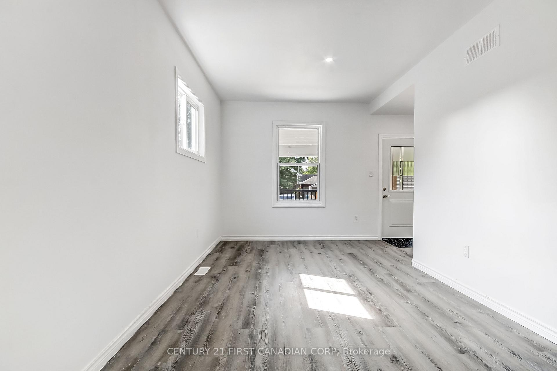 Photo 6 of 76 Chestnut Street, St. Thomas — HOMEH