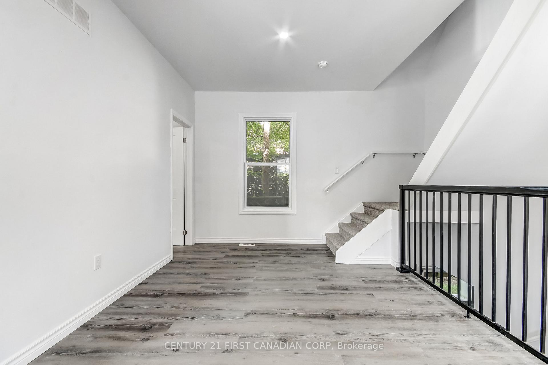 Photo 7 of 76 Chestnut Street, St. Thomas — HOMEH