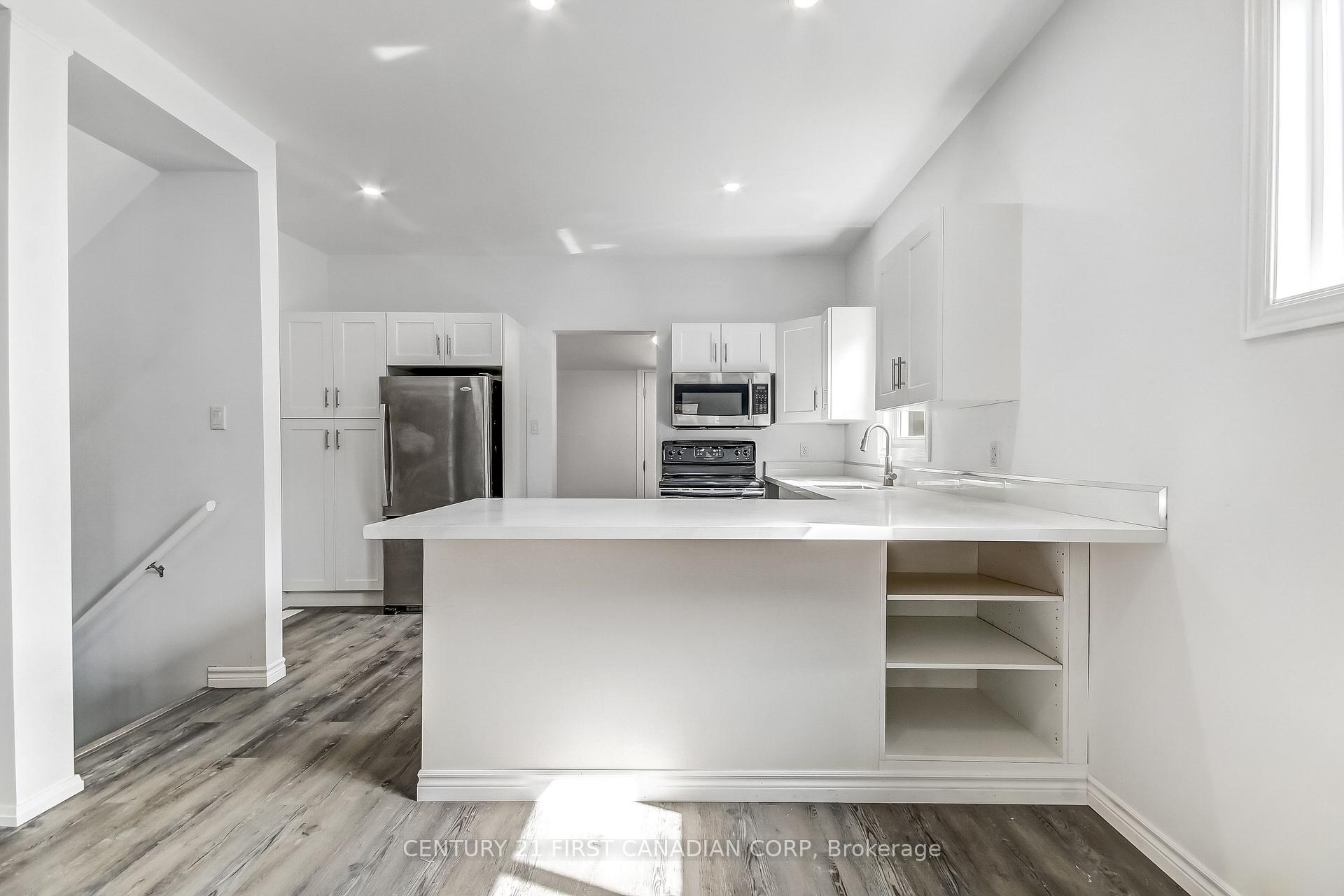 Photo 8 of 76 Chestnut Street, St. Thomas — HOMEH