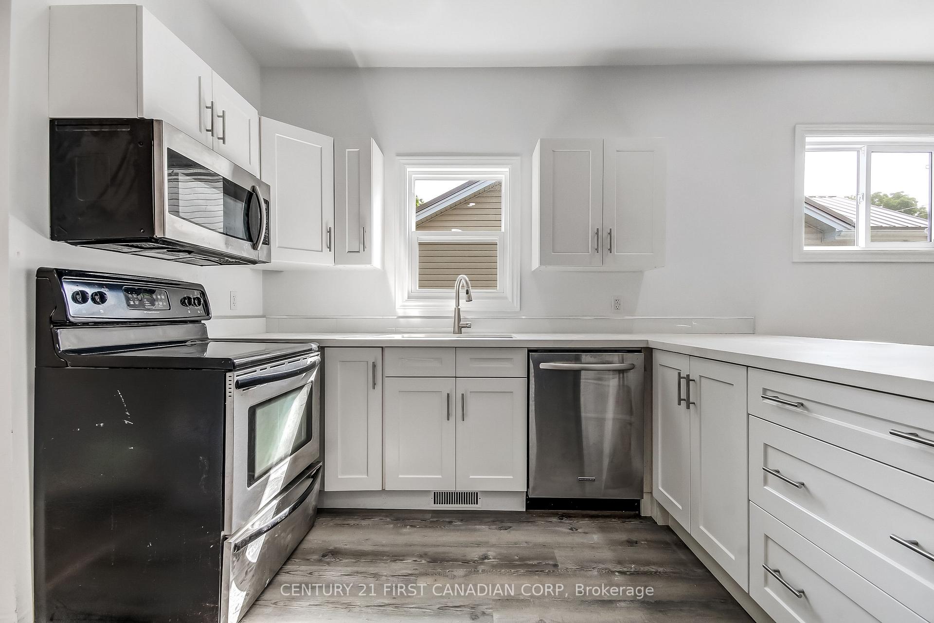 Photo 9 of 76 Chestnut Street, St. Thomas — HOMEH