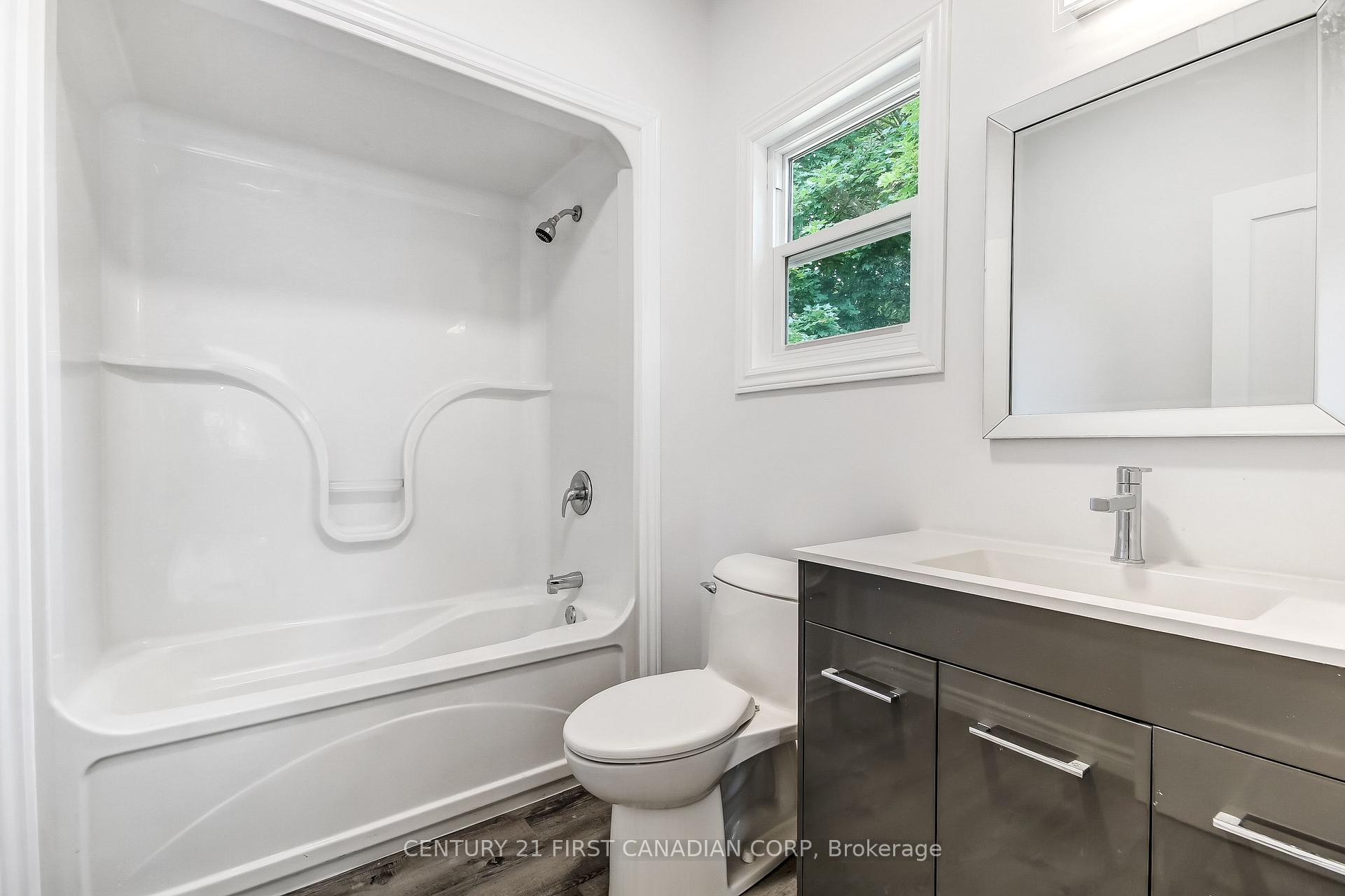 Photo 10 of 76 Chestnut Street, St. Thomas — HOMEH